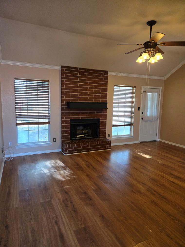 2607 Cherrylawn Dr, Taylor, TX 76574