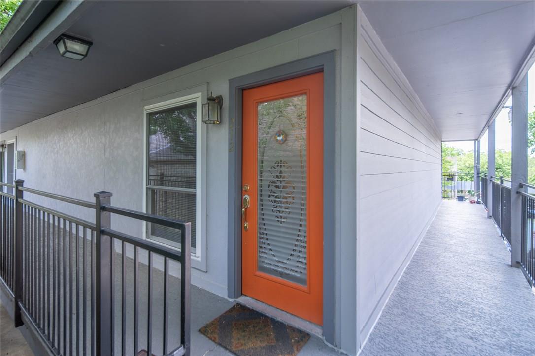 1111 W 10th St # 212, Austin, TX 78703