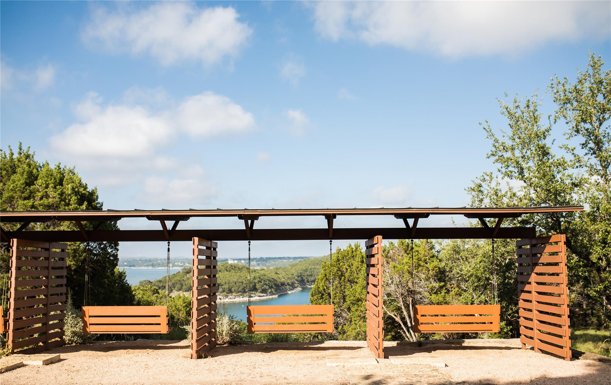 7212 Sunswept Dr, Jonestown, TX 78645