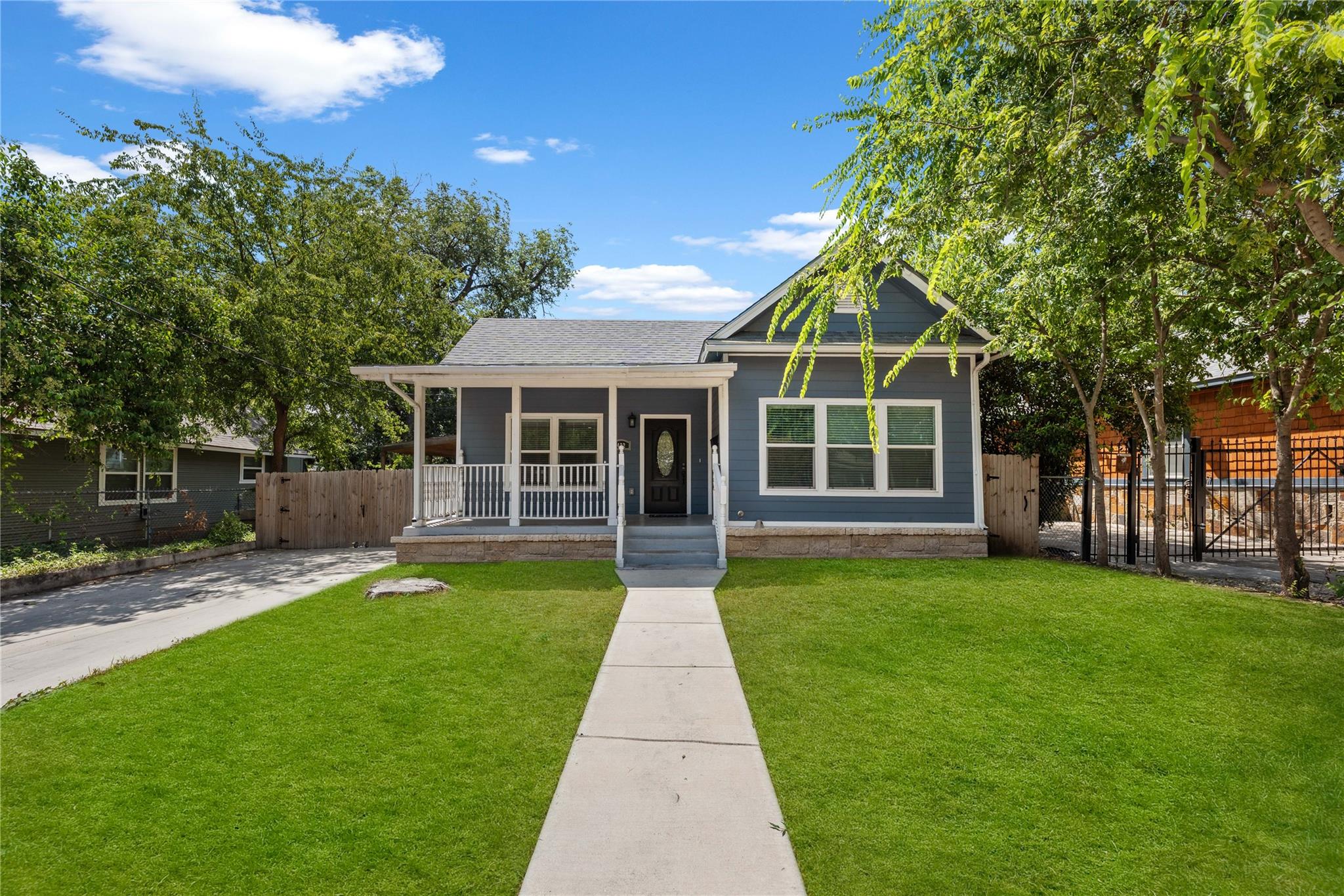 422 E Woodlawn Ave, San Antonio, TX 78212