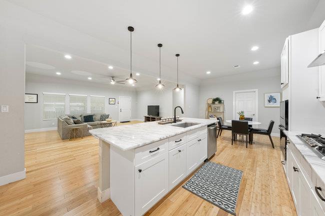 422 E Woodlawn Ave, San Antonio, TX 78212