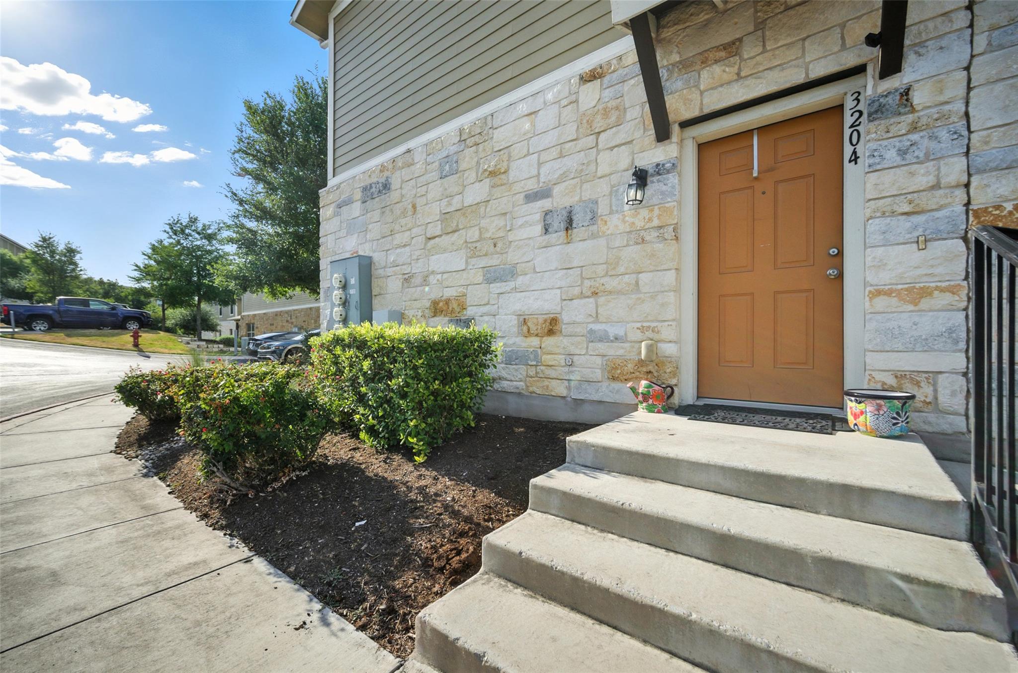 516 E Slaughter Ln # 3204, Austin, TX 78744