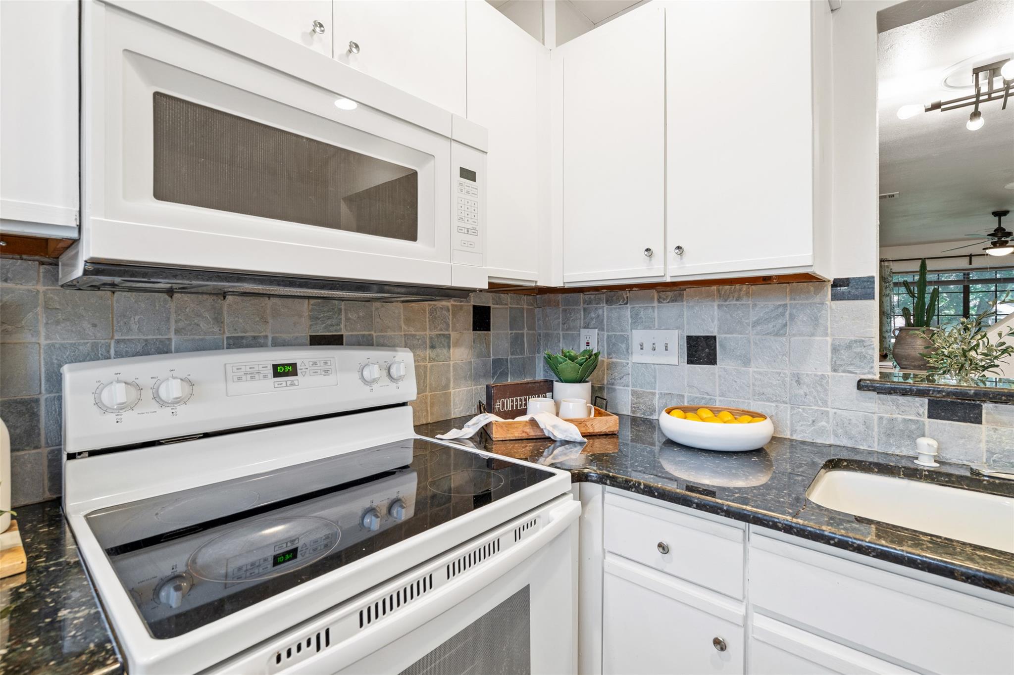 12325 Los Indios Trl # 27, Austin, TX 78729