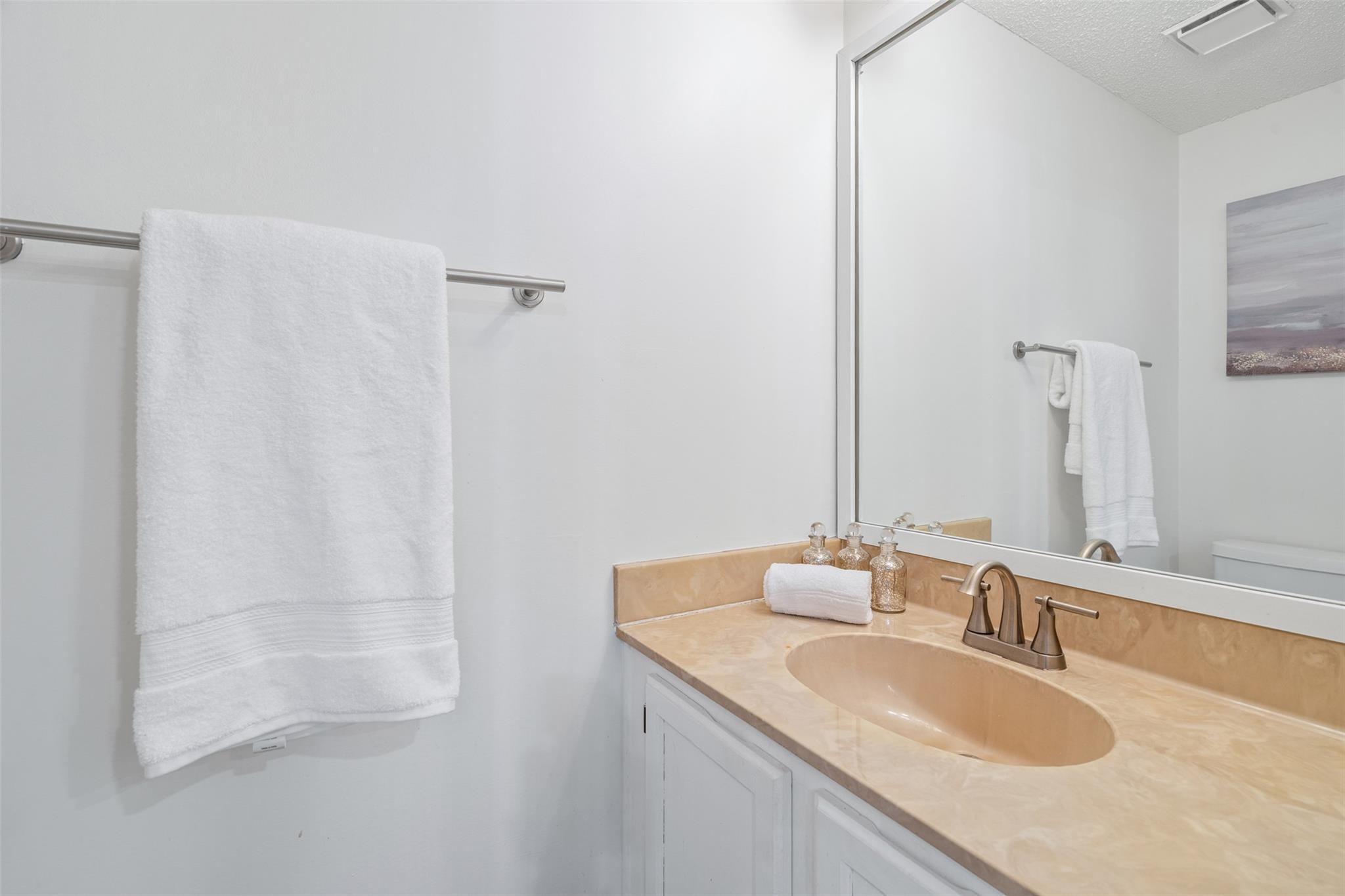 12325 Los Indios Trl # 27, Austin, TX 78729