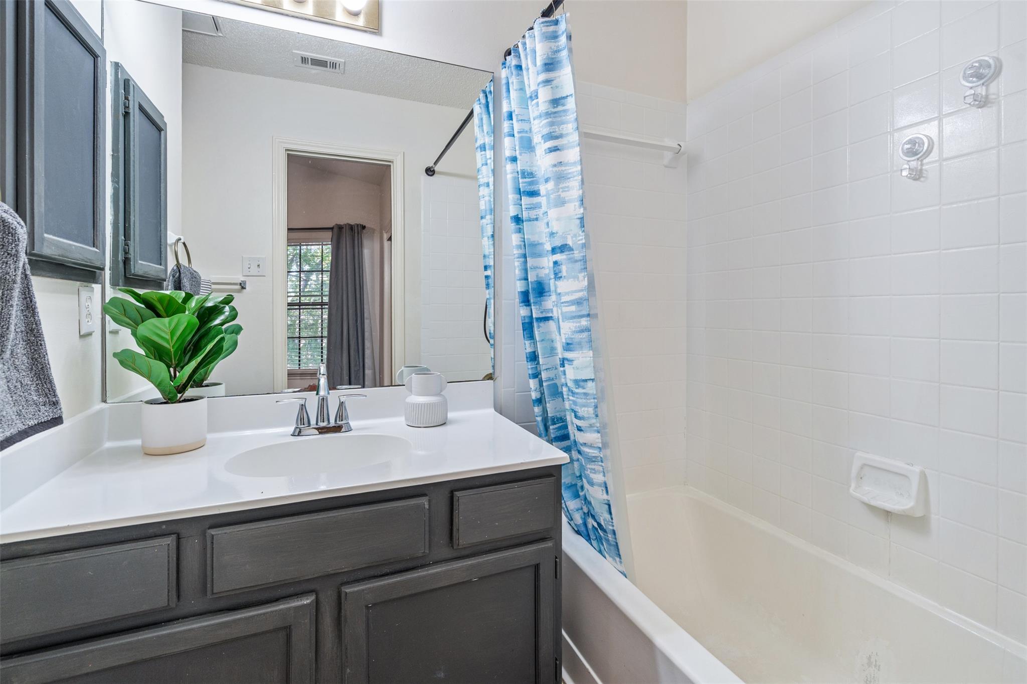 12325 Los Indios Trl # 27, Austin, TX 78729