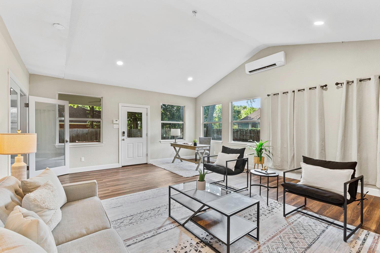 10115 Pinehurst Dr, Austin, TX 78747