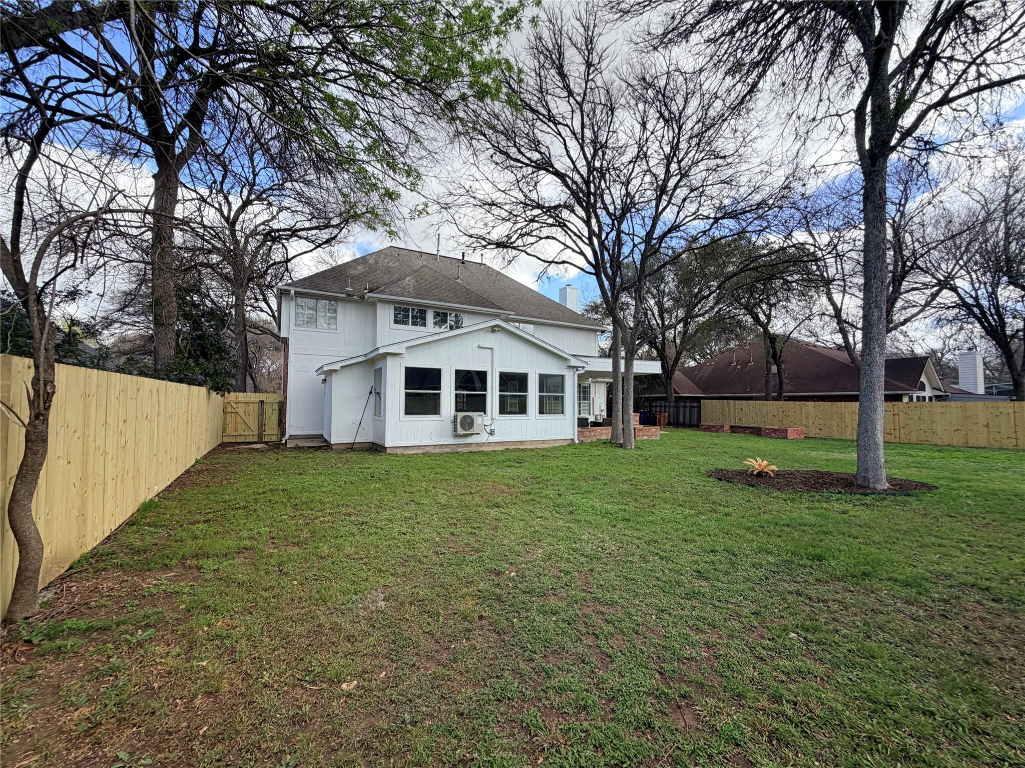 10115 Pinehurst Dr, Austin, TX 78747