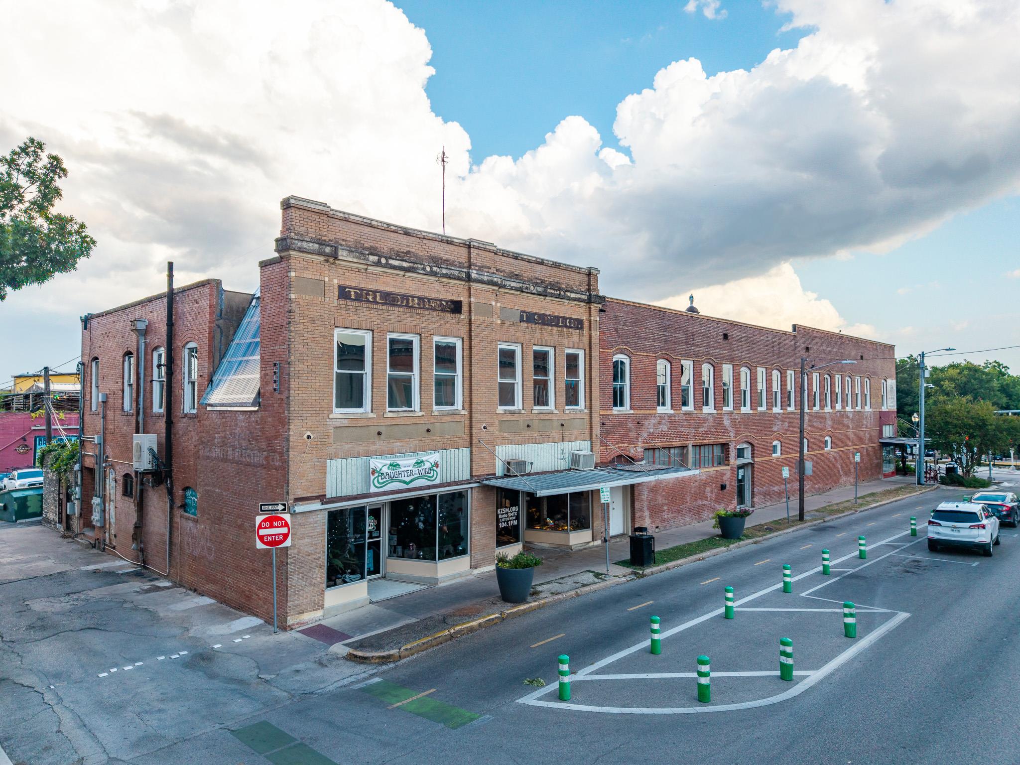 101 E Hopkins St, San Marcos, TX 78666