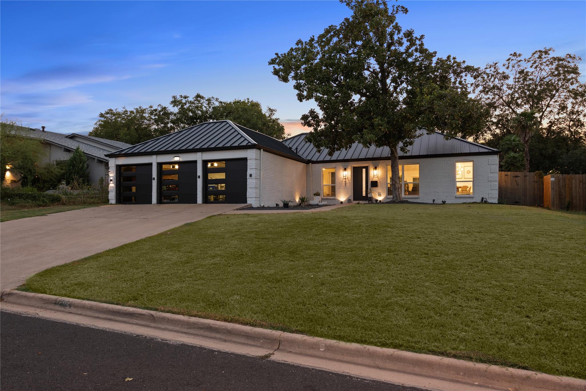 7402 Sevilla Dr, Austin, TX 78752