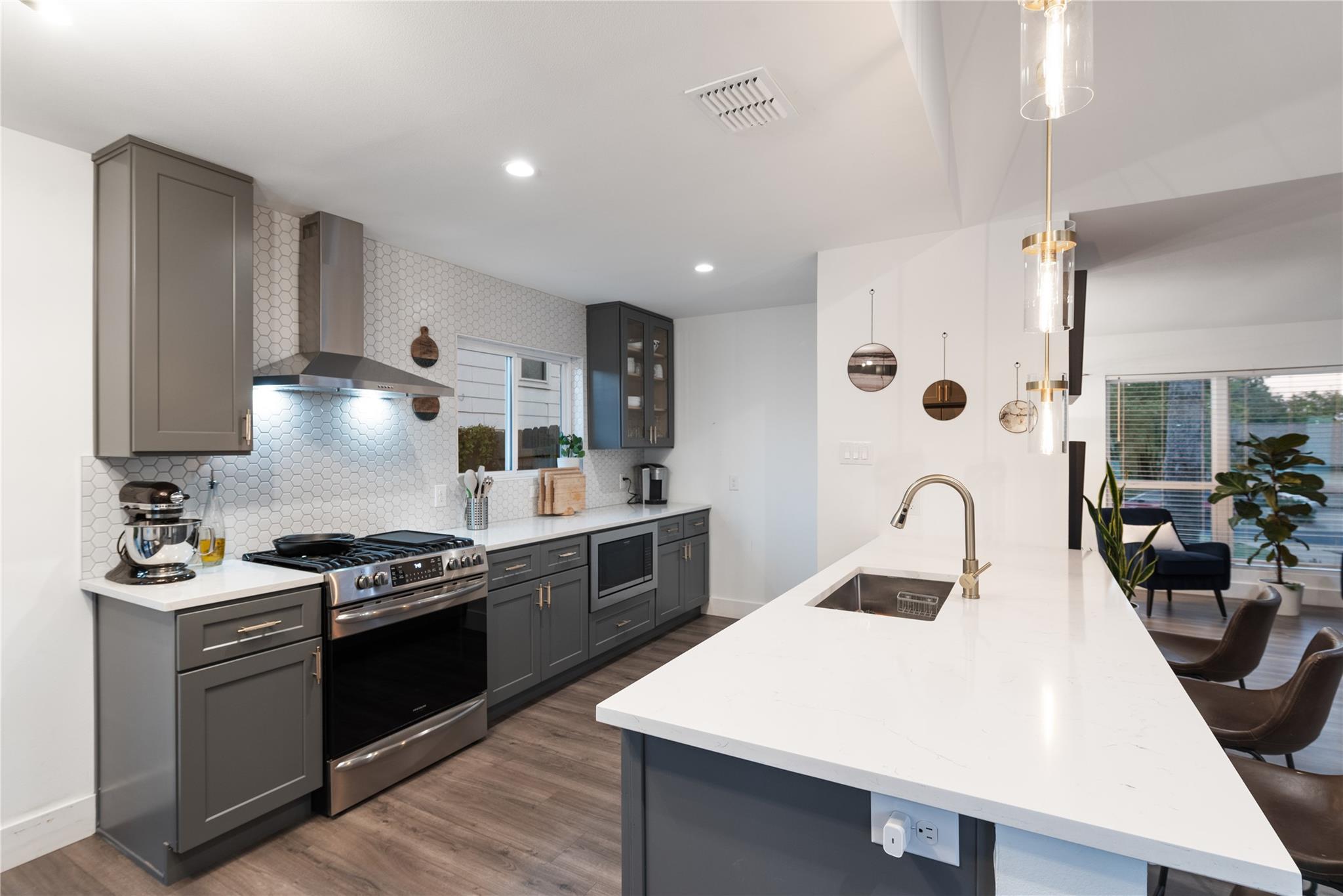 7402 Sevilla Dr, Austin, TX 78752