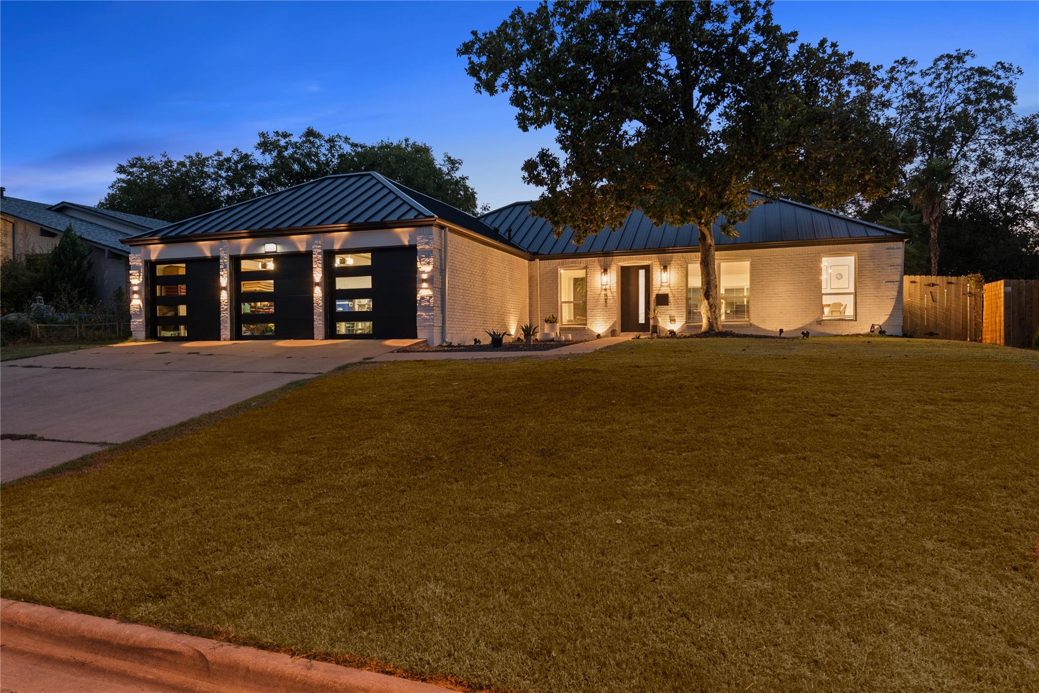 7402 Sevilla Dr, Austin, TX 78752