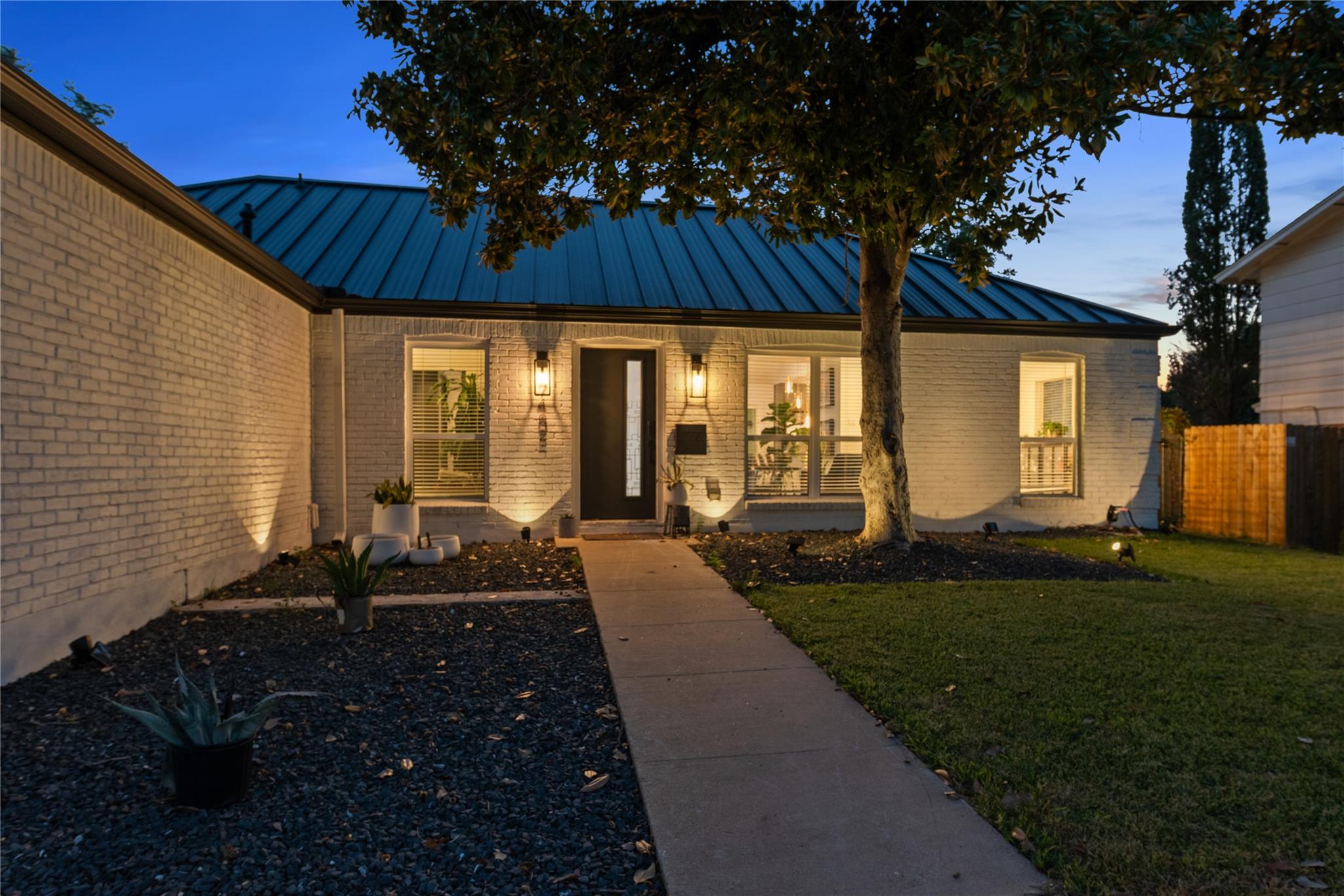 7402 Sevilla Dr, Austin, TX 78752