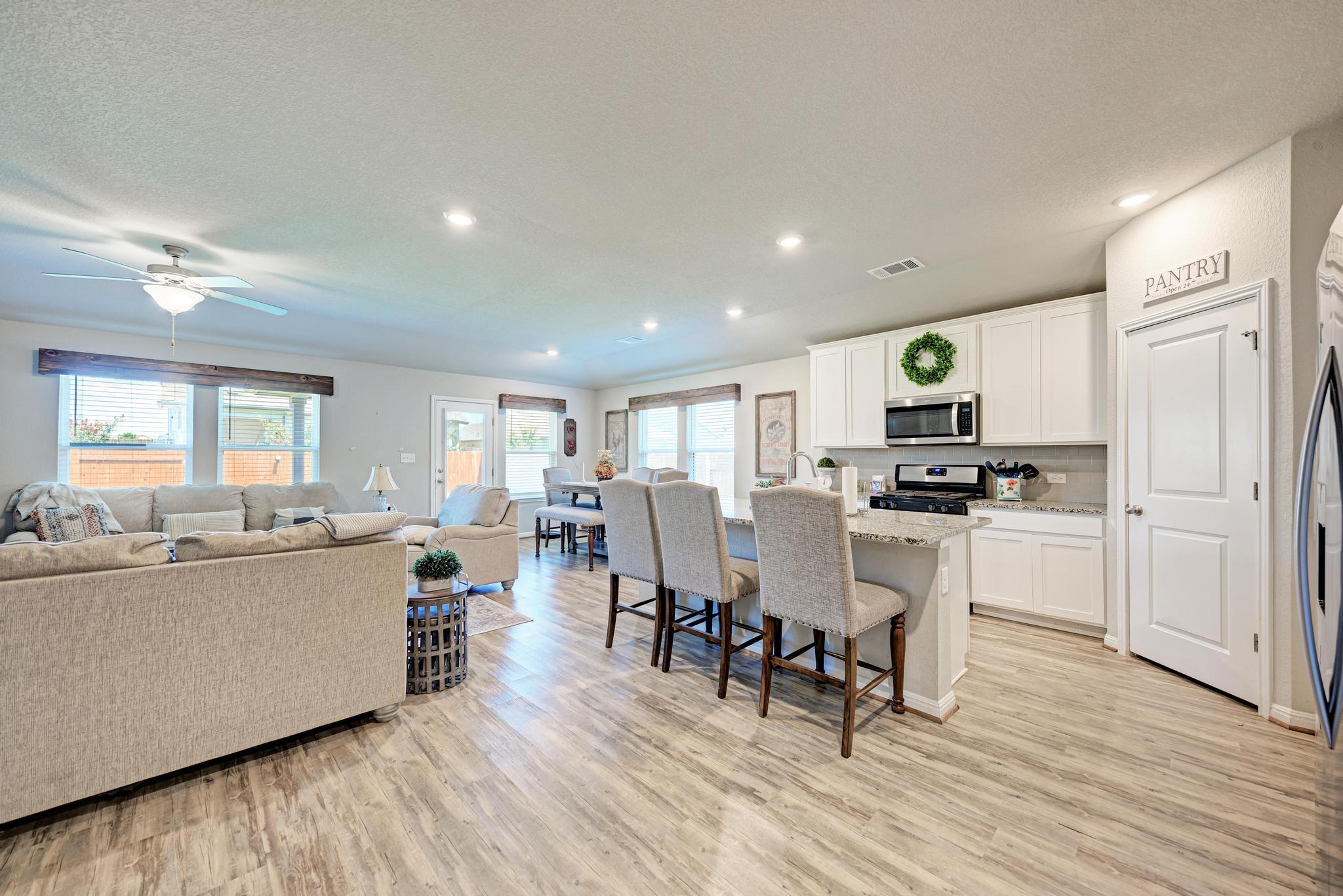 405 Windy Reed Rd, Hutto, TX 78634