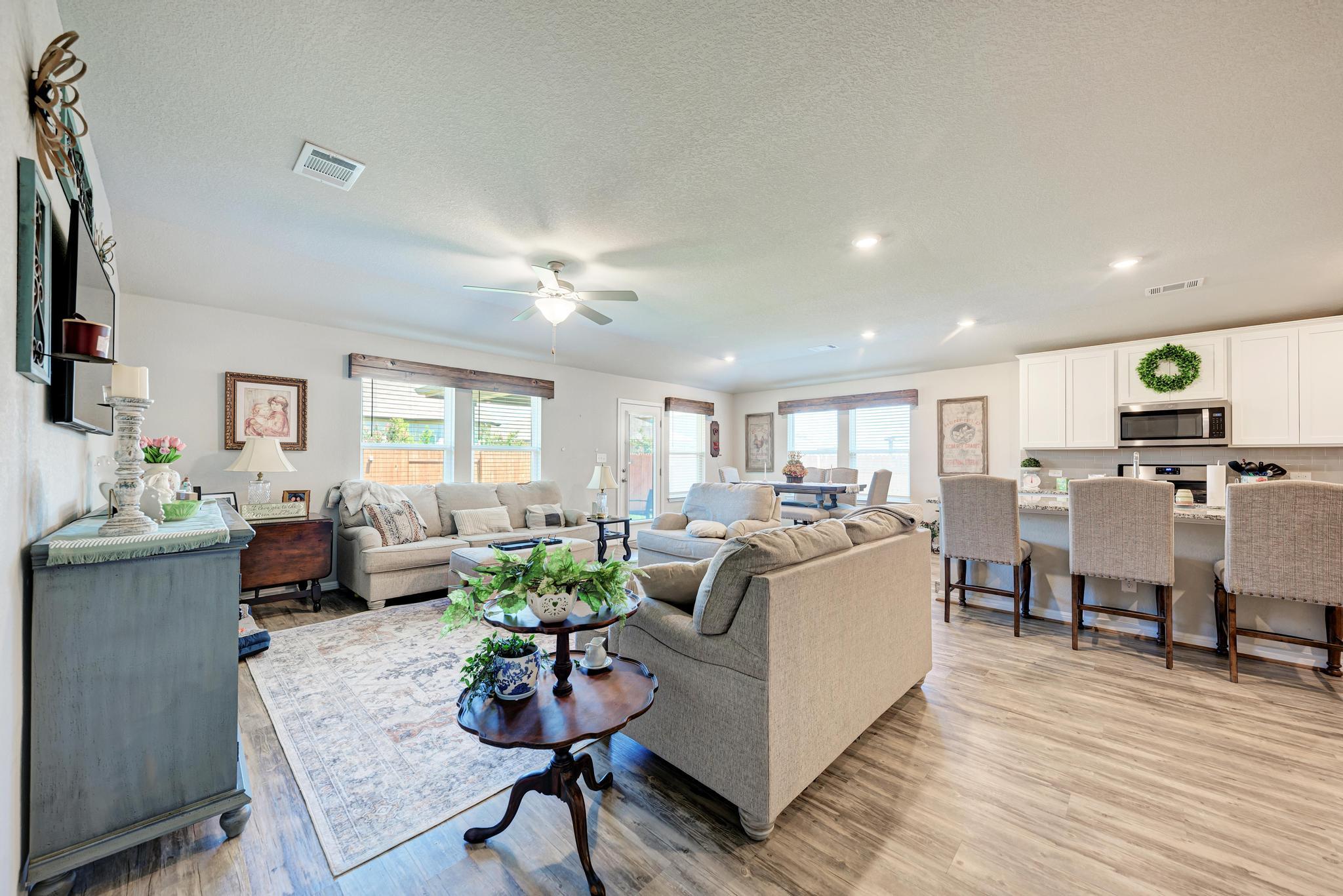 405 Windy Reed Rd, Hutto, TX 78634