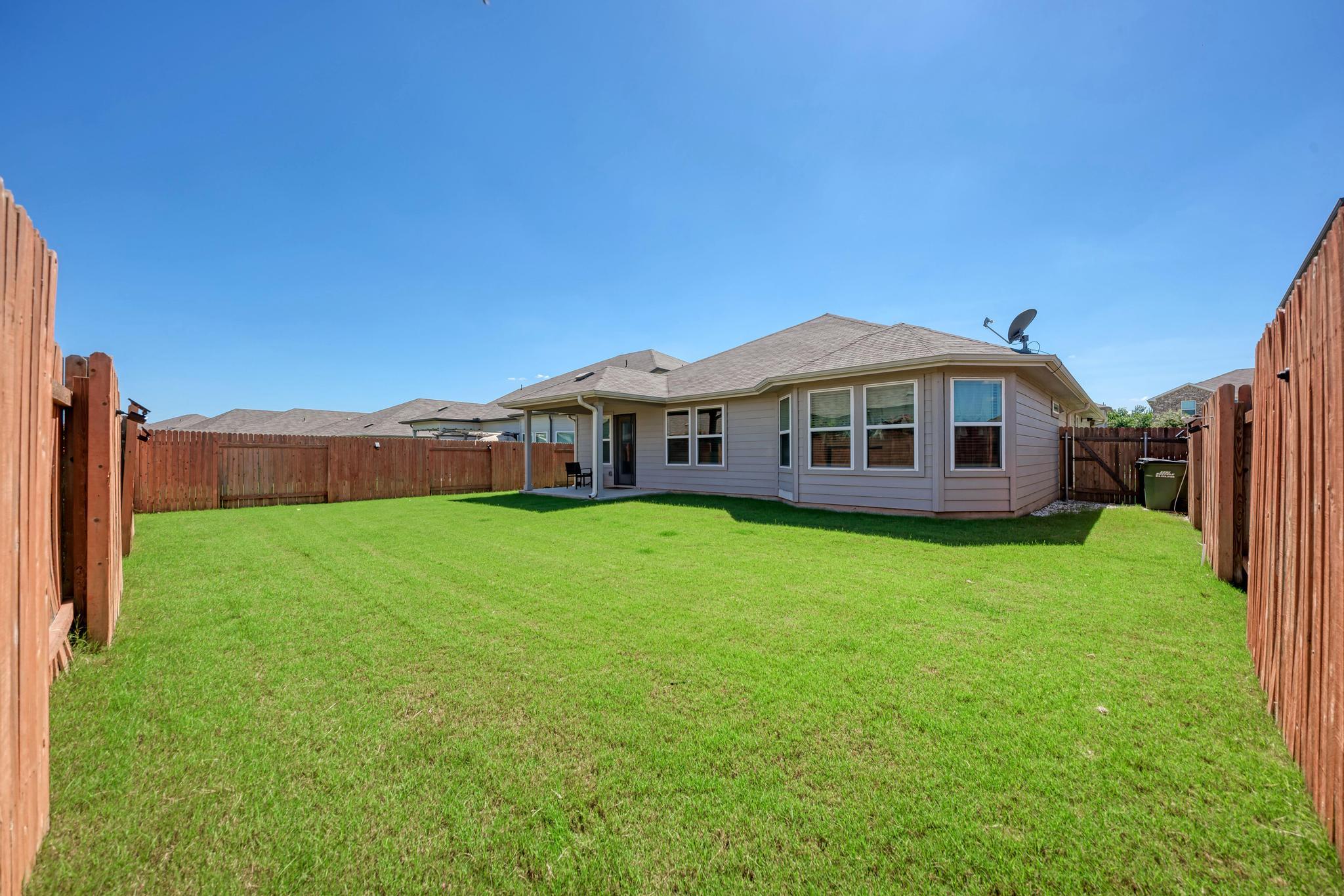 405 Windy Reed Rd, Hutto, TX 78634