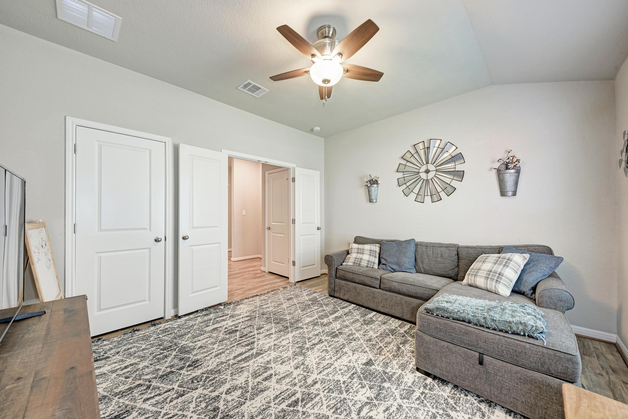 405 Windy Reed Rd, Hutto, TX 78634