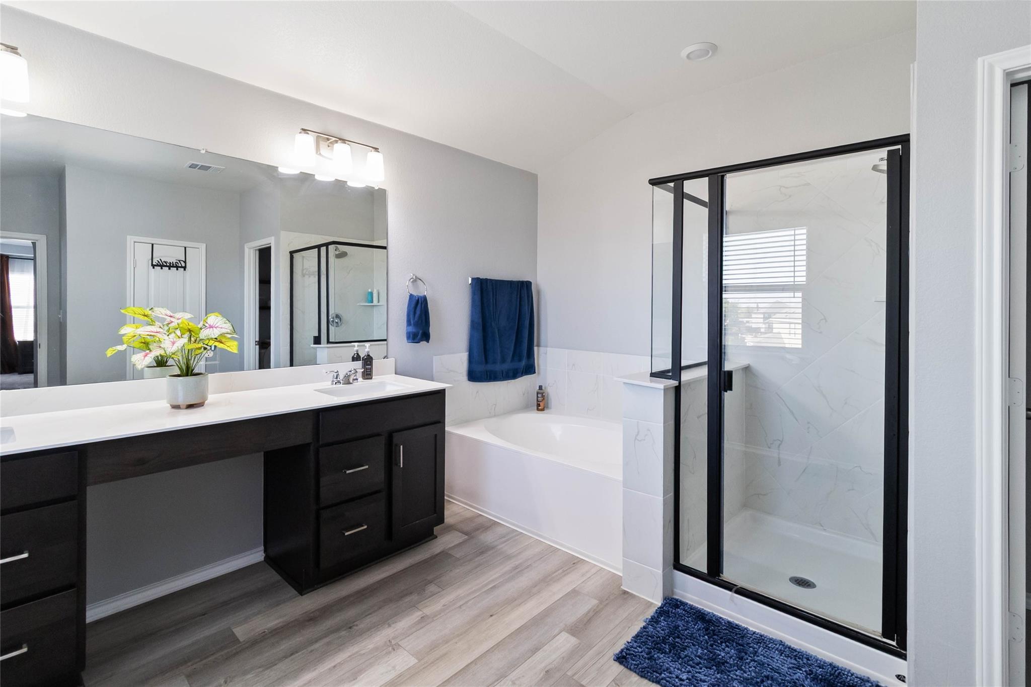 101 Redcliff Path, Kyle, TX 78640