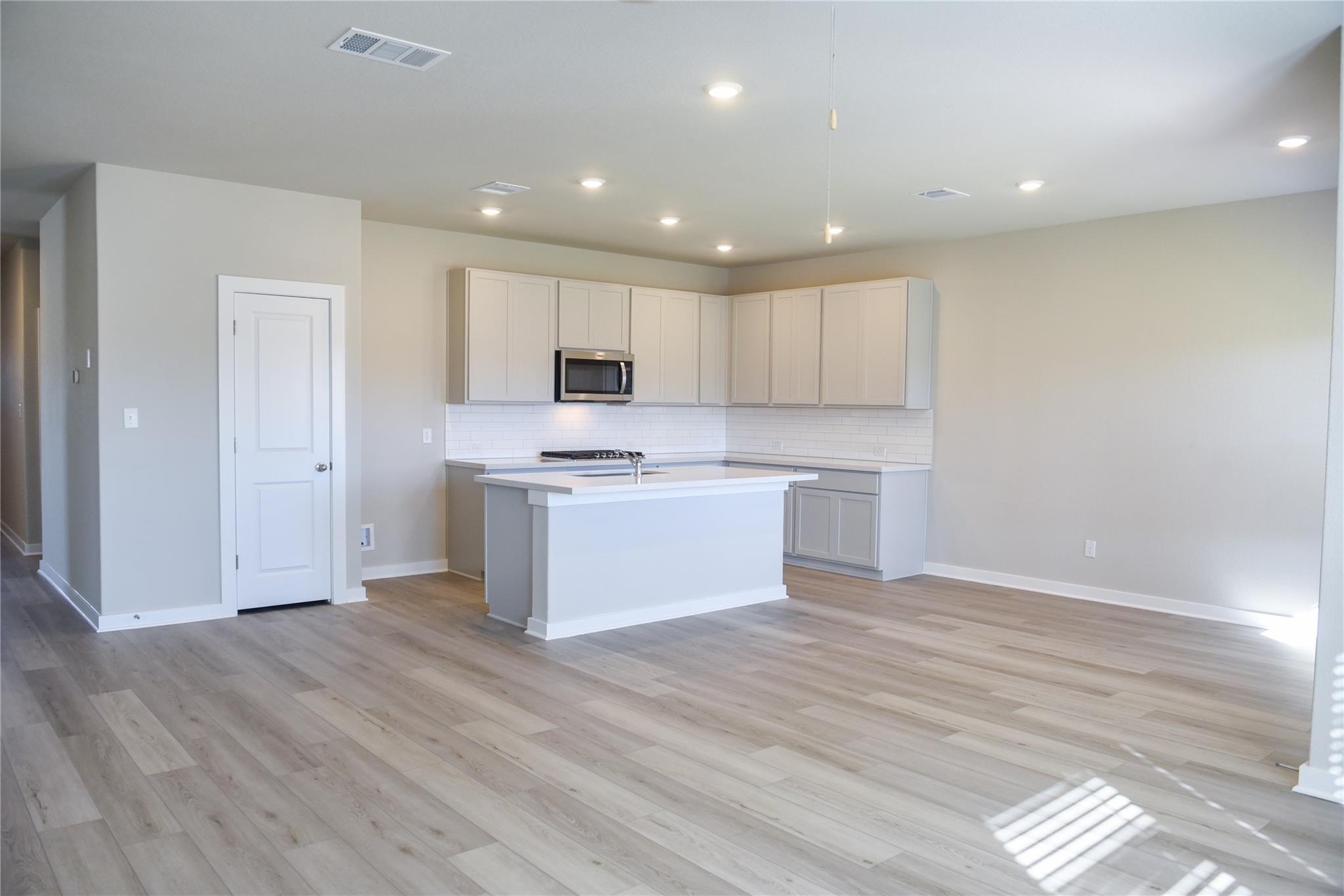 115 Ayres Horn, Cedar Creek, TX 78612