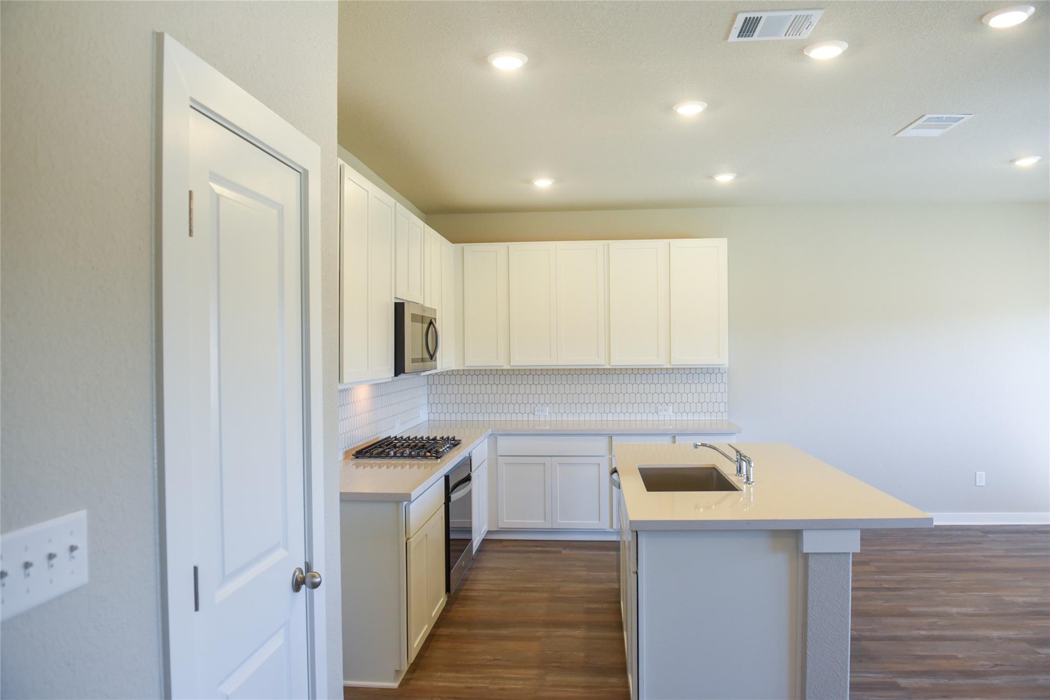 119 Ayres Horn, Cedar Creek, TX 78612