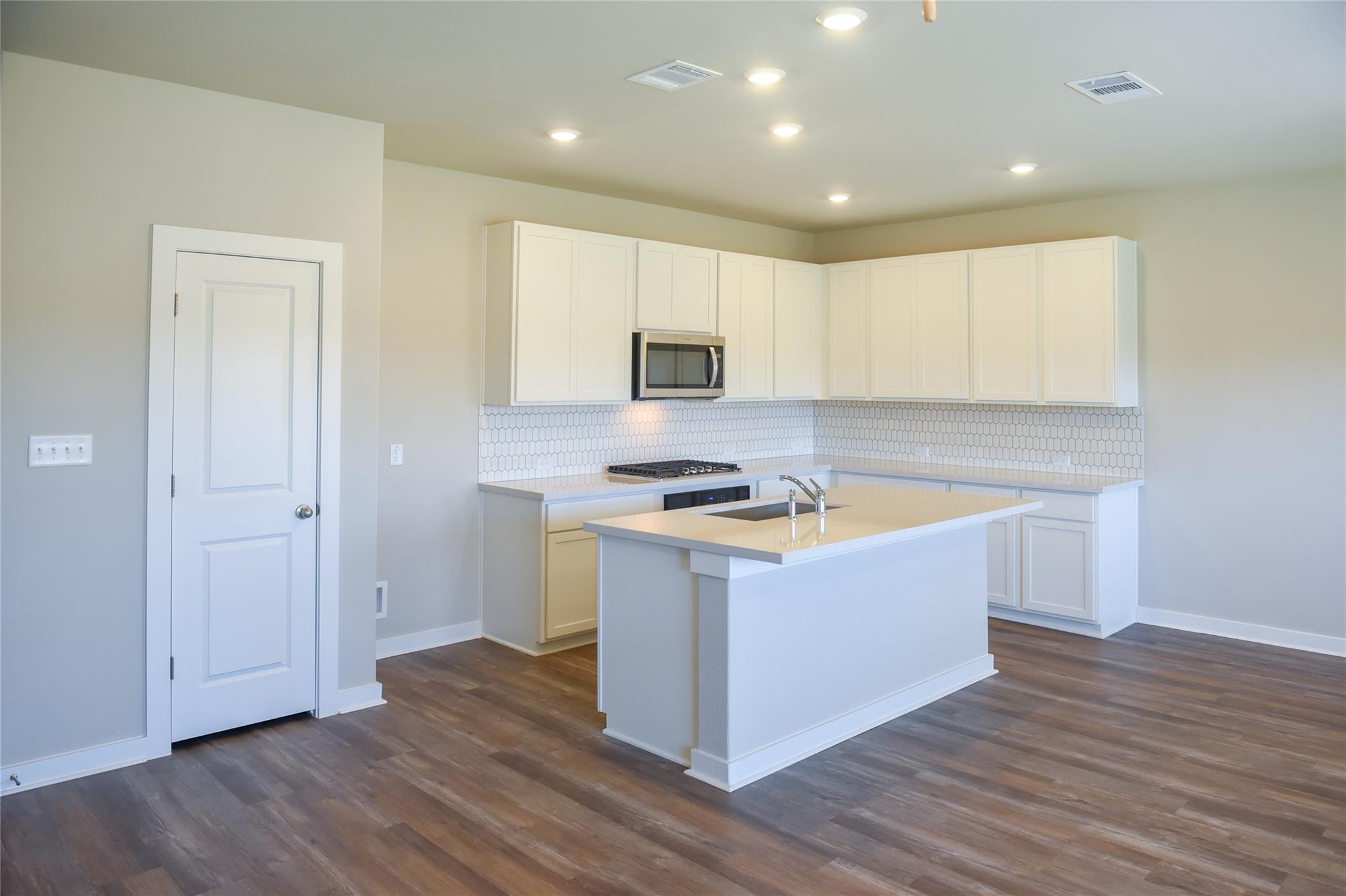 119 Ayres Horn, Cedar Creek, TX 78612