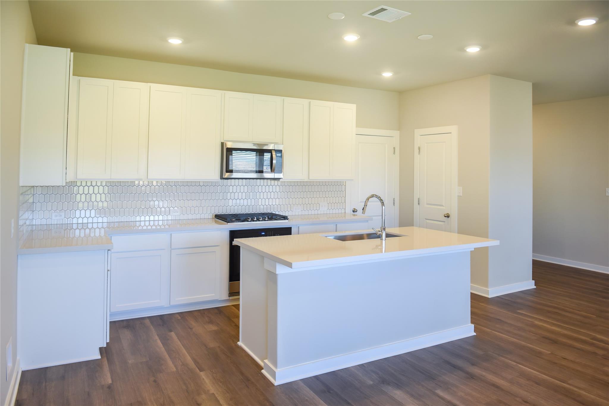 130 Ayres Horn, Cedar Creek, TX 78612