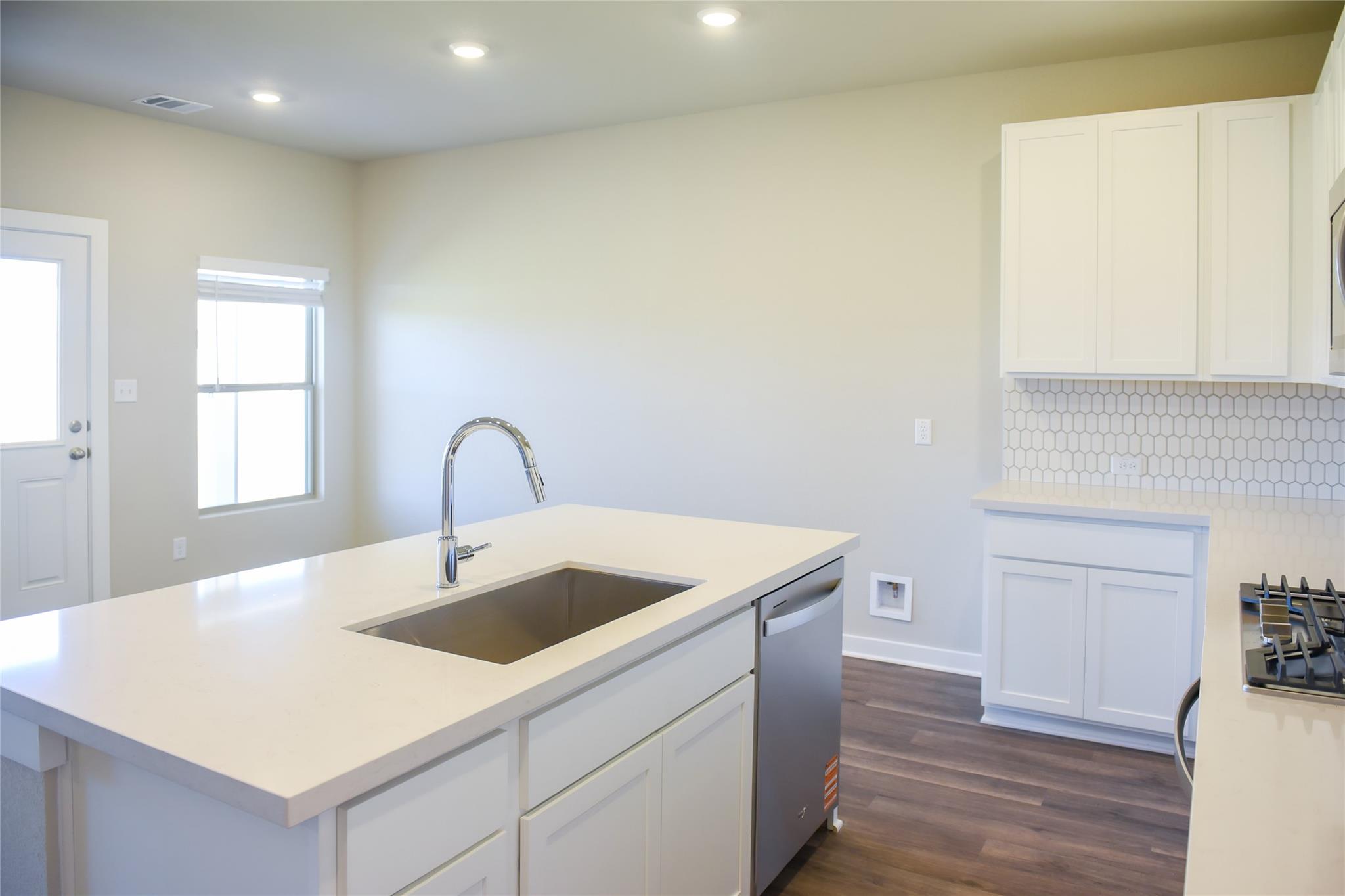 130 Ayres Horn, Cedar Creek, TX 78612