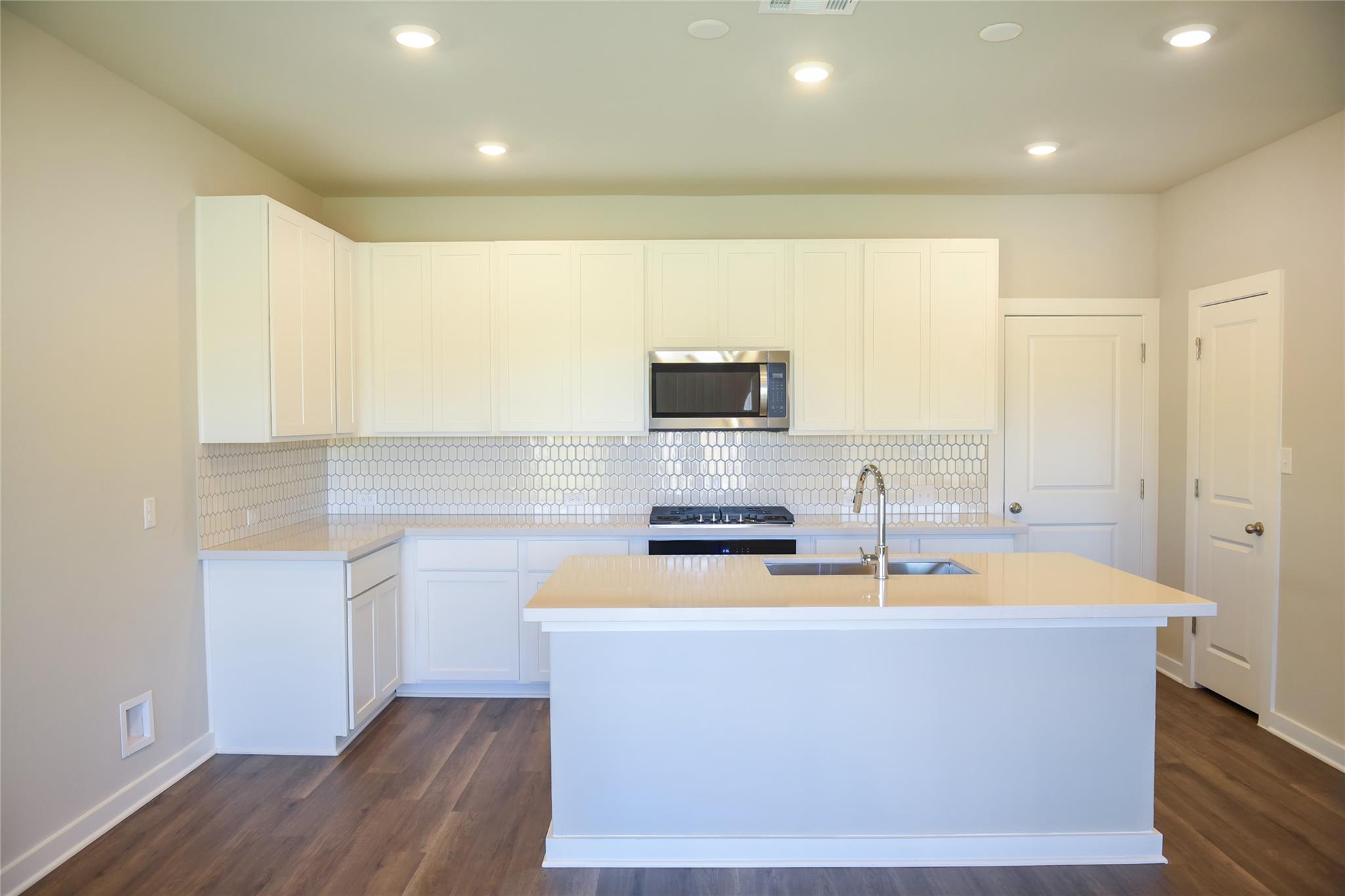 130 Ayres Horn, Cedar Creek, TX 78612