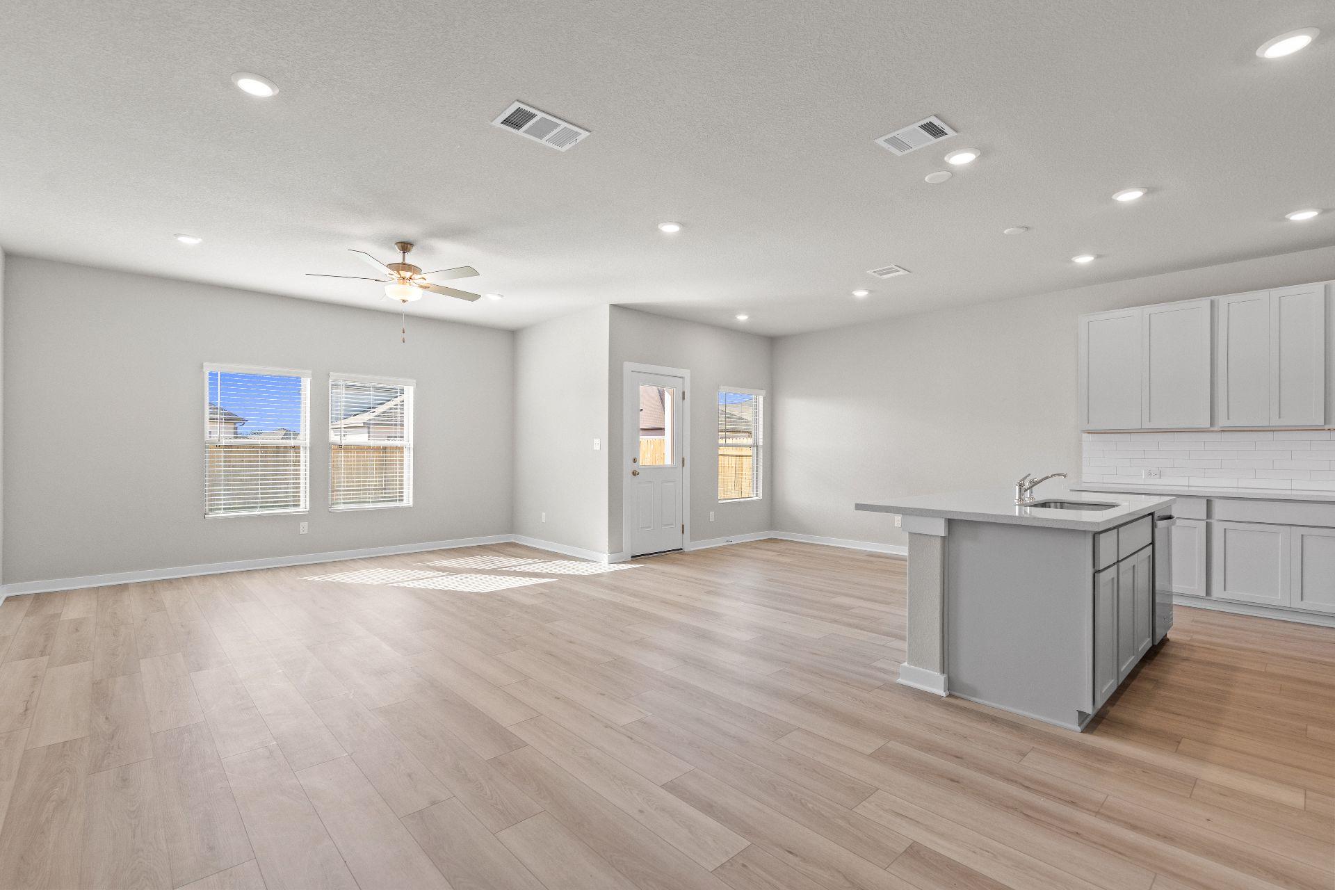 136 Ayres Horn, Cedar Creek, TX 78612