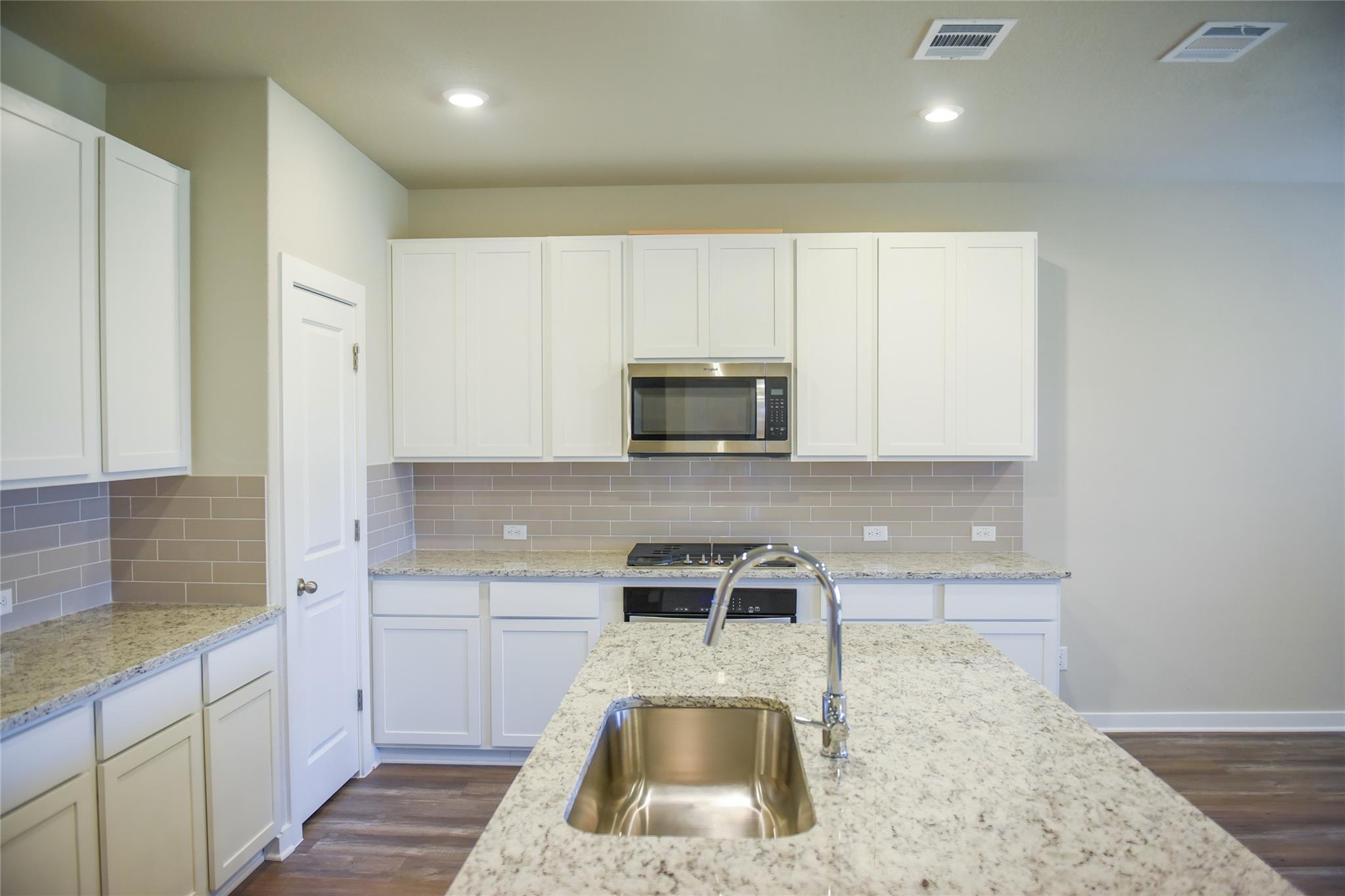 142 Ayres Horn, Cedar Creek, TX 78612