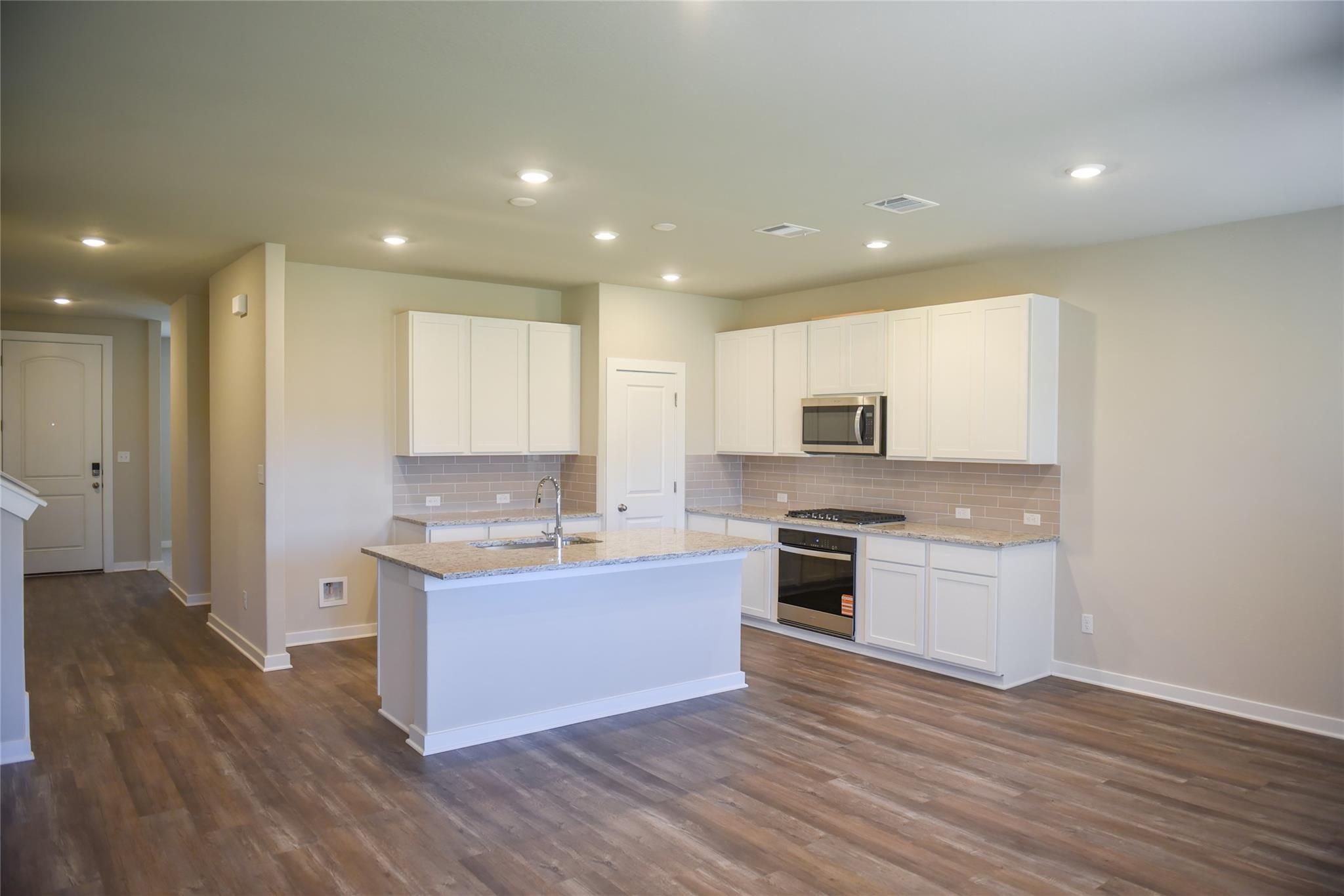 142 Ayres Horn, Cedar Creek, TX 78612