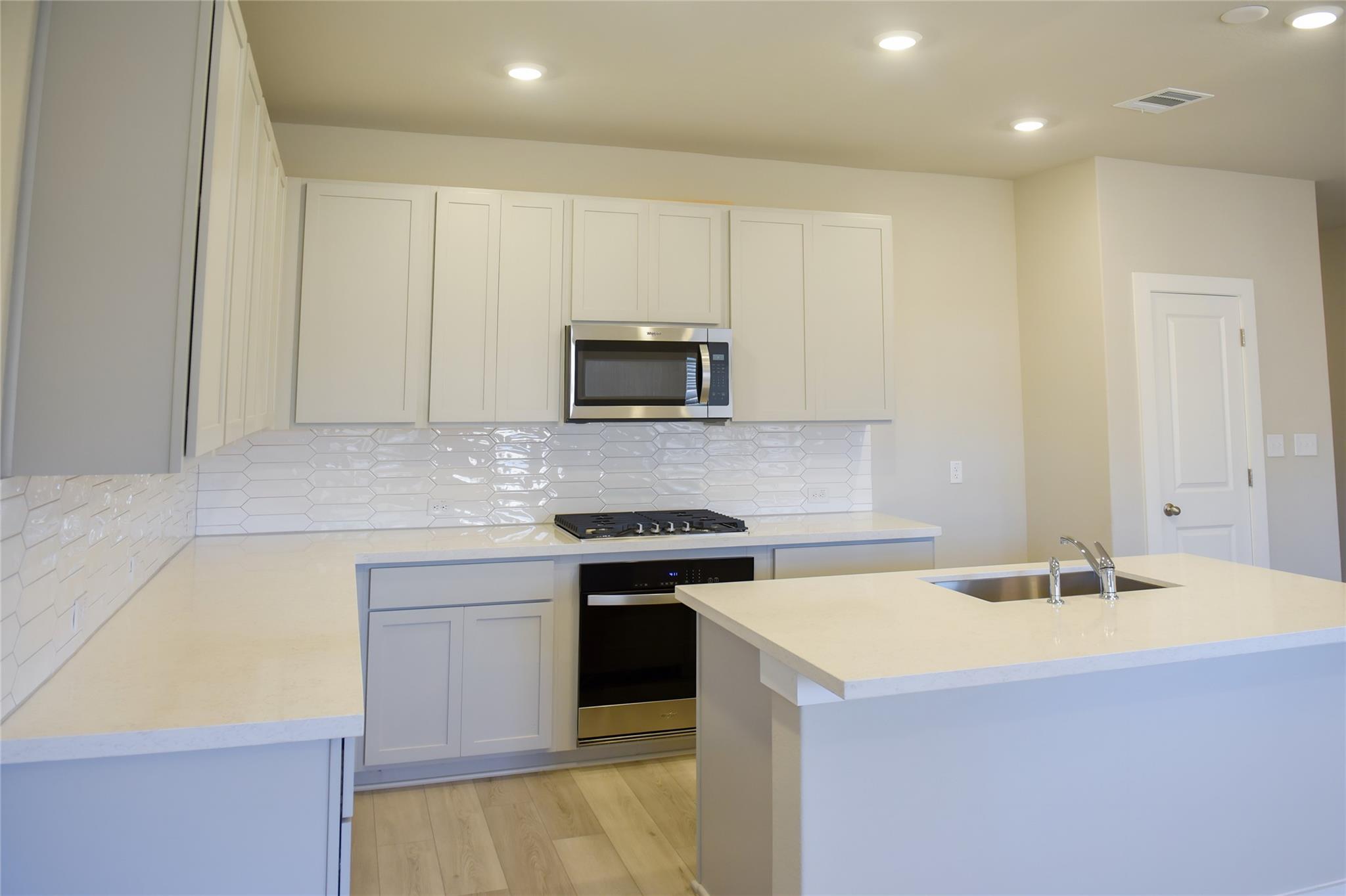 146 Ayres Horn, Cedar Creek, TX 78612