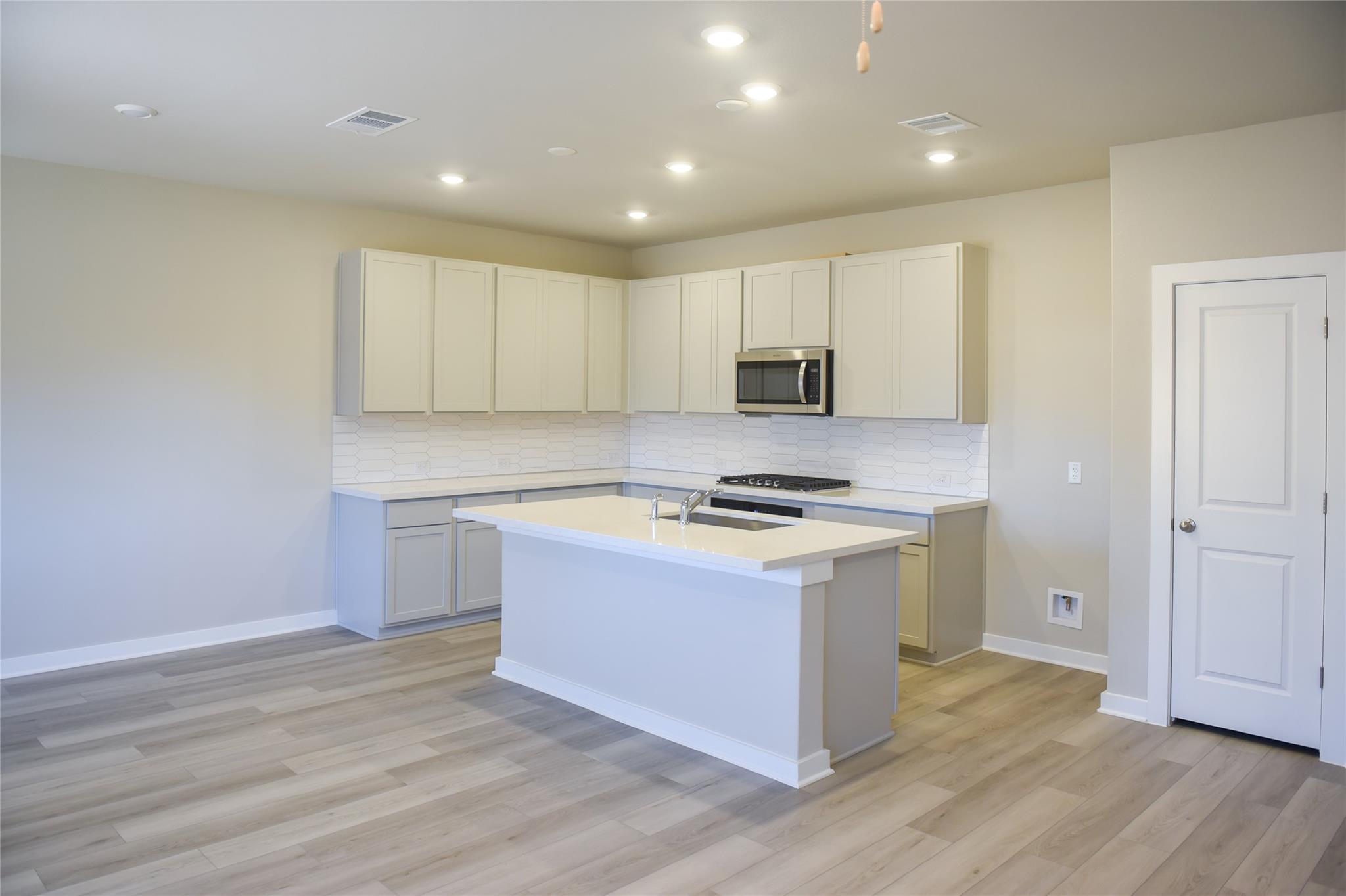 146 Ayres Horn, Cedar Creek, TX 78612