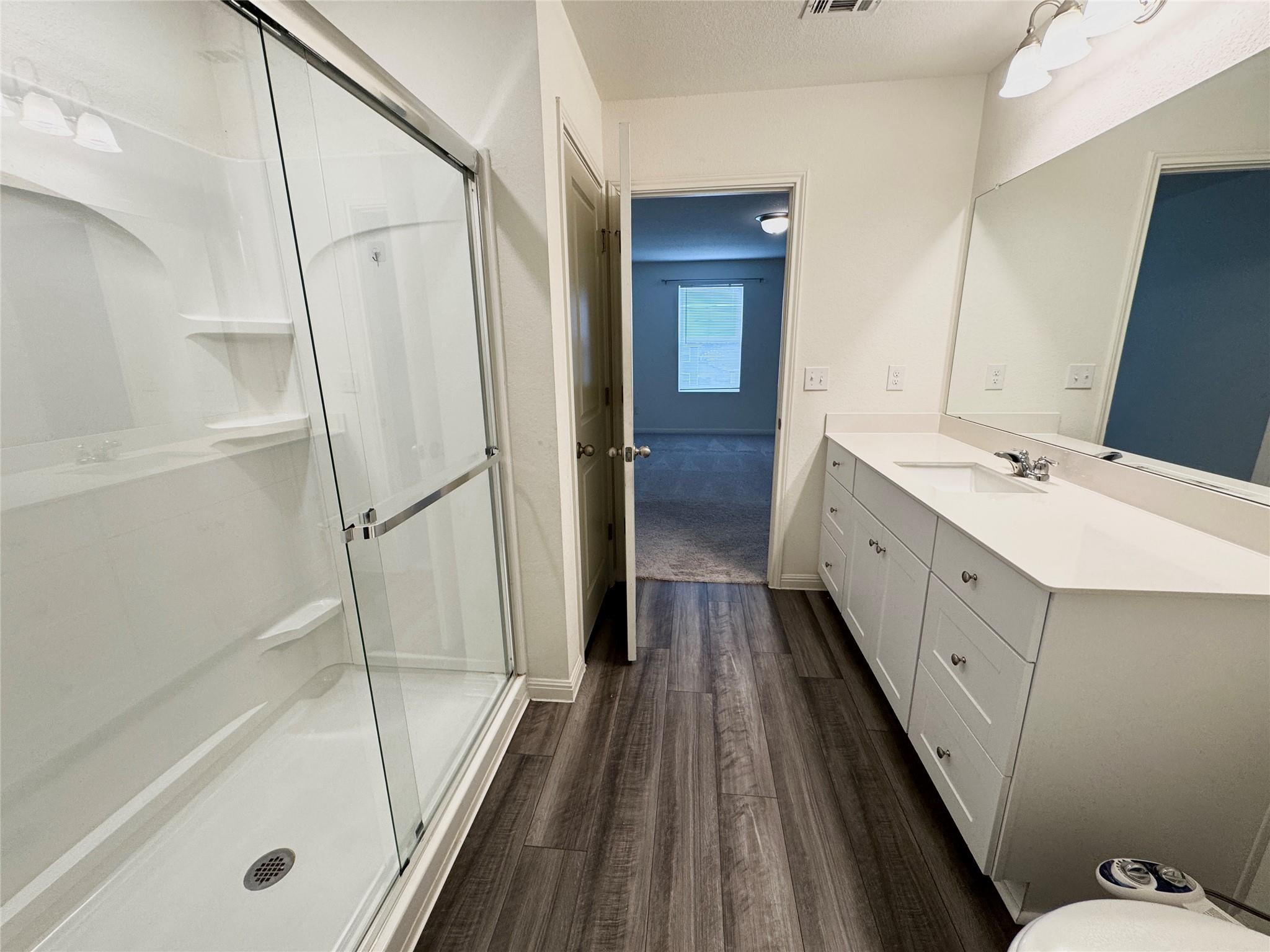 102 Gemsbok Dr, Hutto, TX 78634