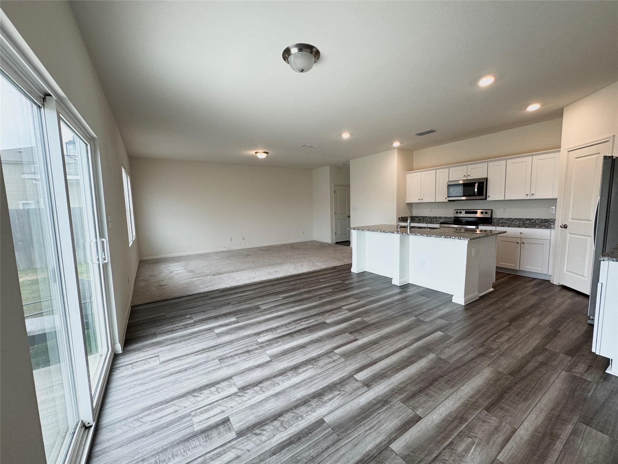 102 Gemsbok Dr, Hutto, TX 78634