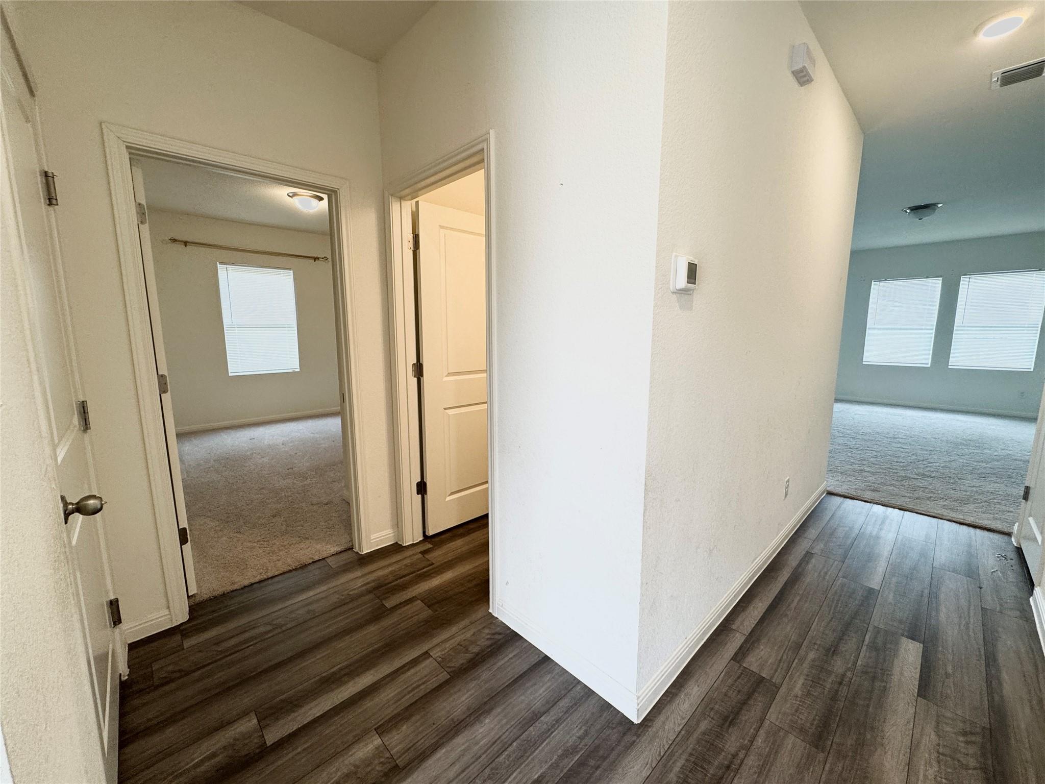 102 Gemsbok Dr, Hutto, TX 78634