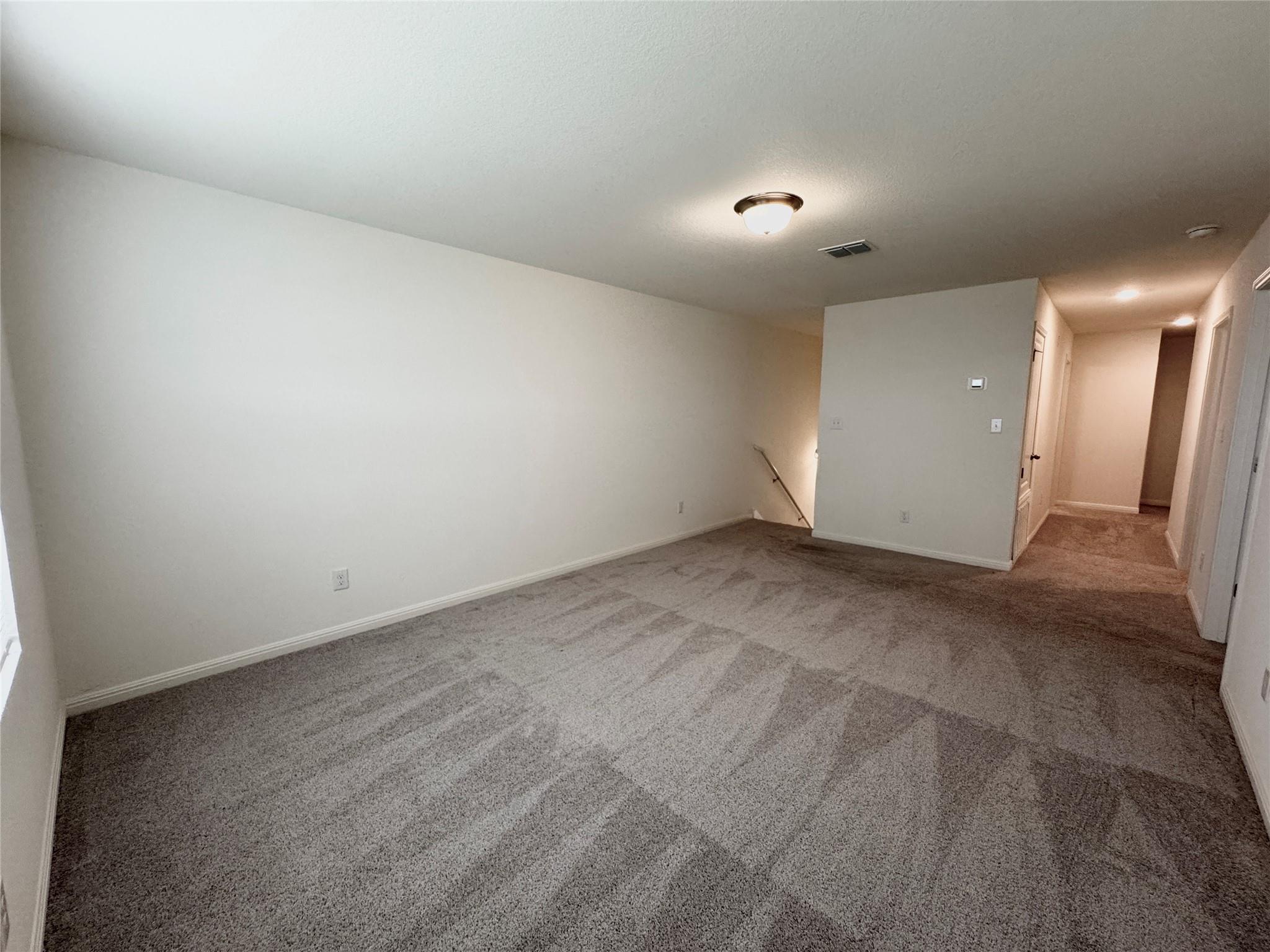 102 Gemsbok Dr, Hutto, TX 78634