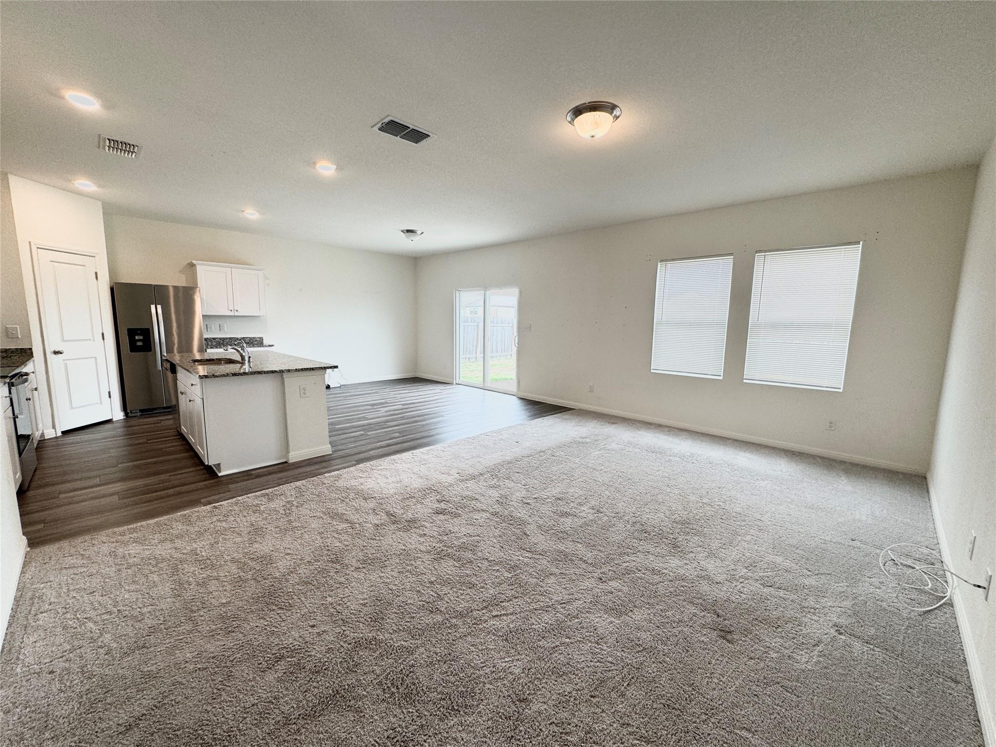 102 Gemsbok Dr, Hutto, TX 78634