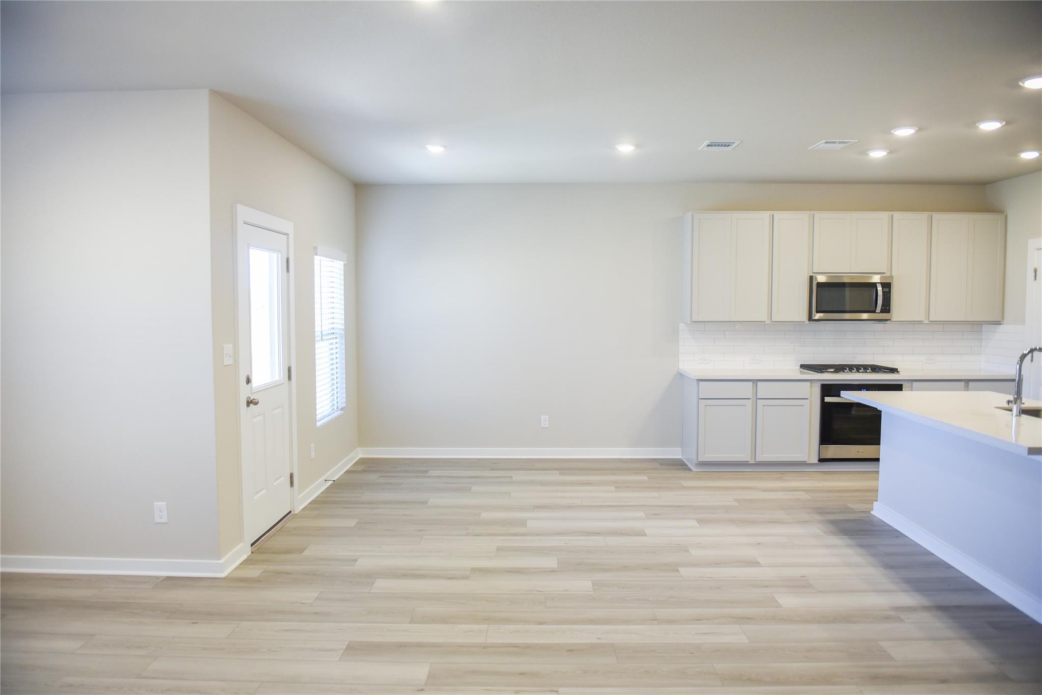 239 Red Tail Hawk Ln, Cedar Creek, TX 78612