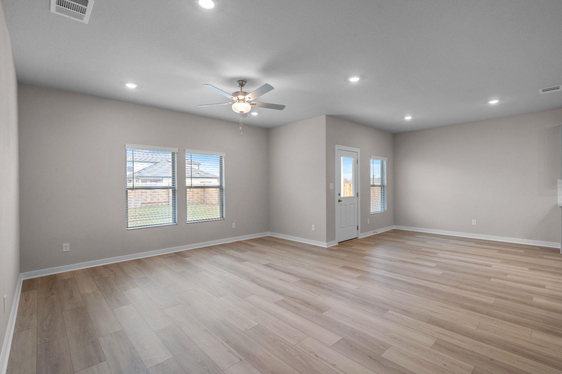 239 Red Tail Hawk Ln, Cedar Creek, TX 78612