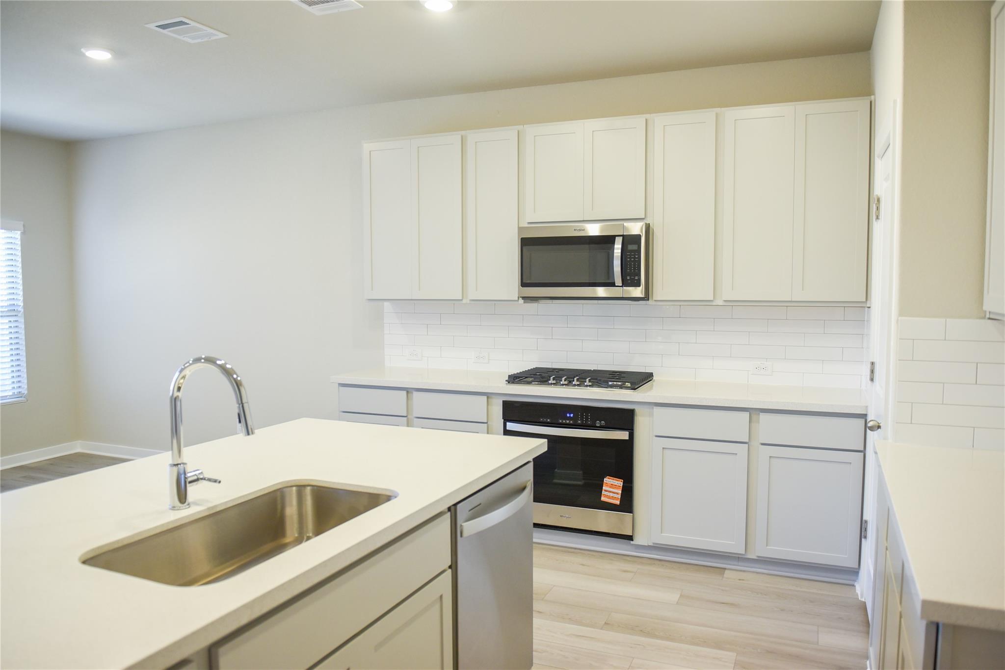 239 Red Tail Hawk Ln, Cedar Creek, TX 78612