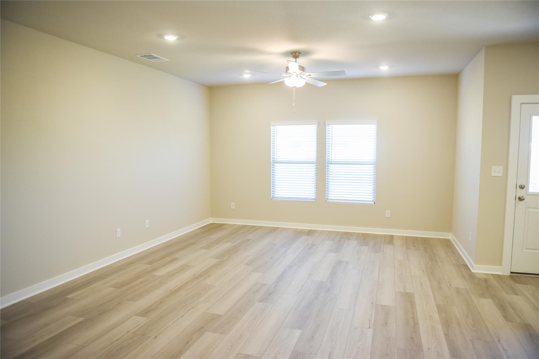 239 Red Tail Hawk Ln, Cedar Creek, TX 78612