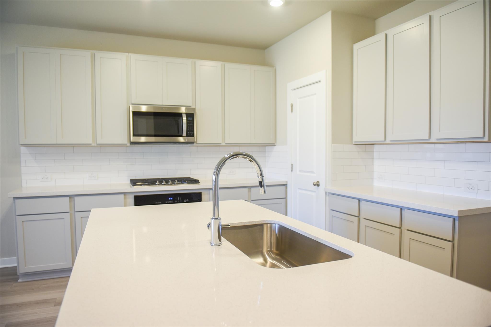 239 Red Tail Hawk Ln, Cedar Creek, TX 78612