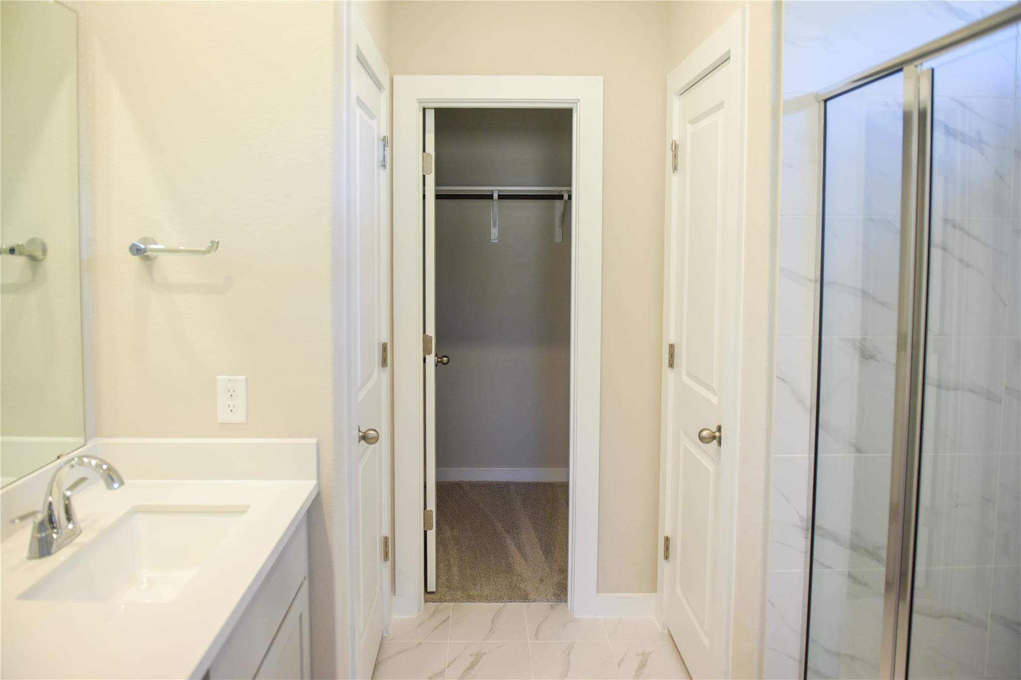 239 Red Tail Hawk Ln, Cedar Creek, TX 78612