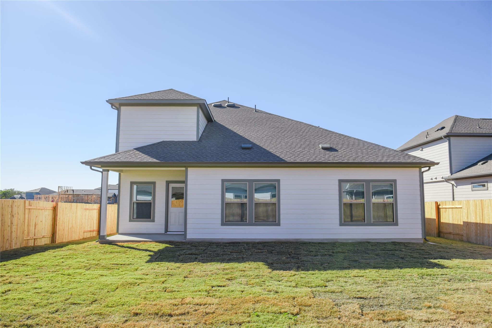 239 Red Tail Hawk Ln, Cedar Creek, TX 78612