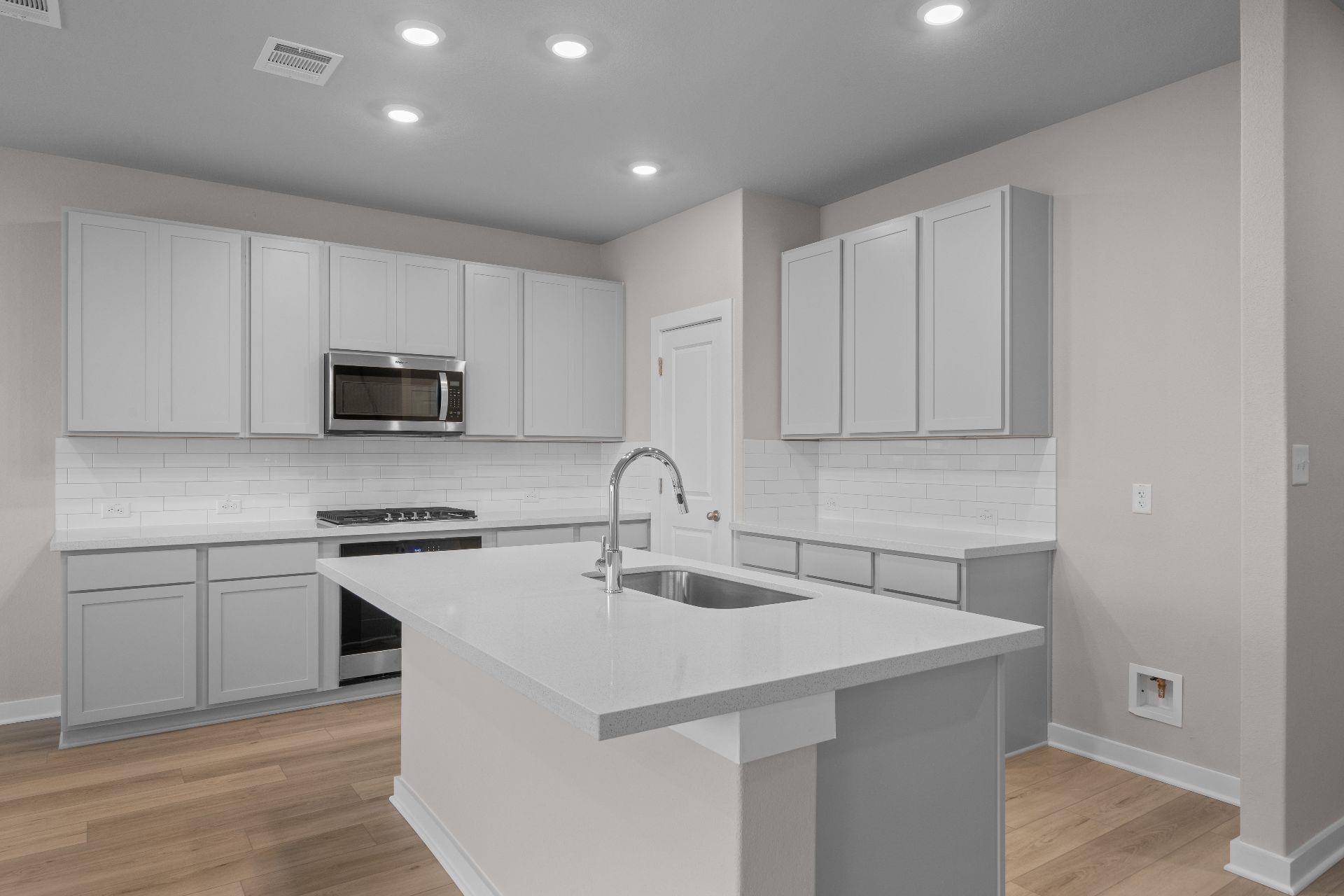 239 Red Tail Hawk Ln, Cedar Creek, TX 78612