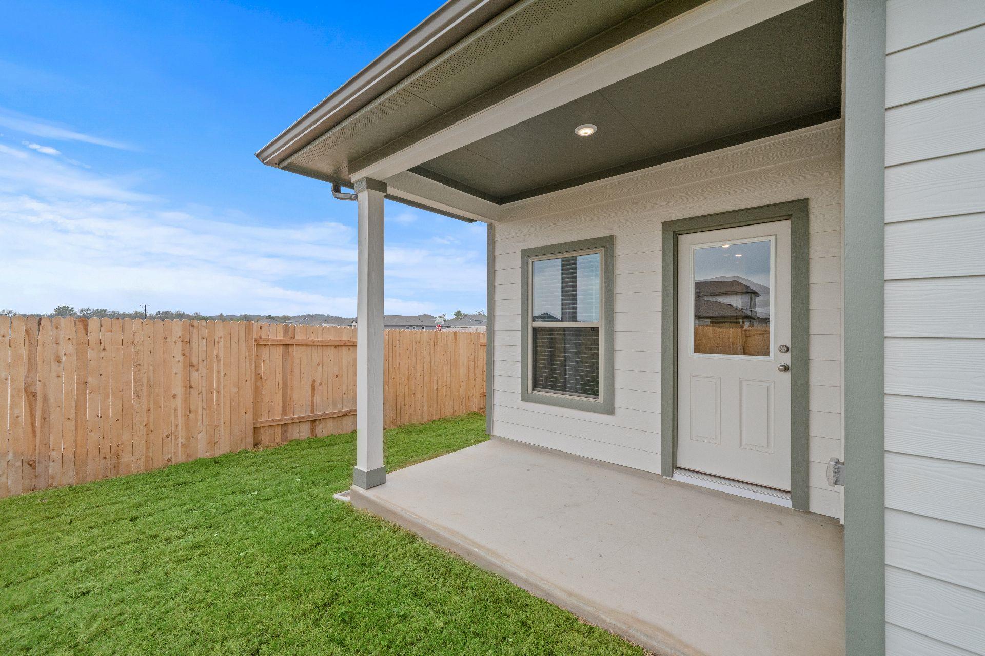 239 Red Tail Hawk Ln, Cedar Creek, TX 78612