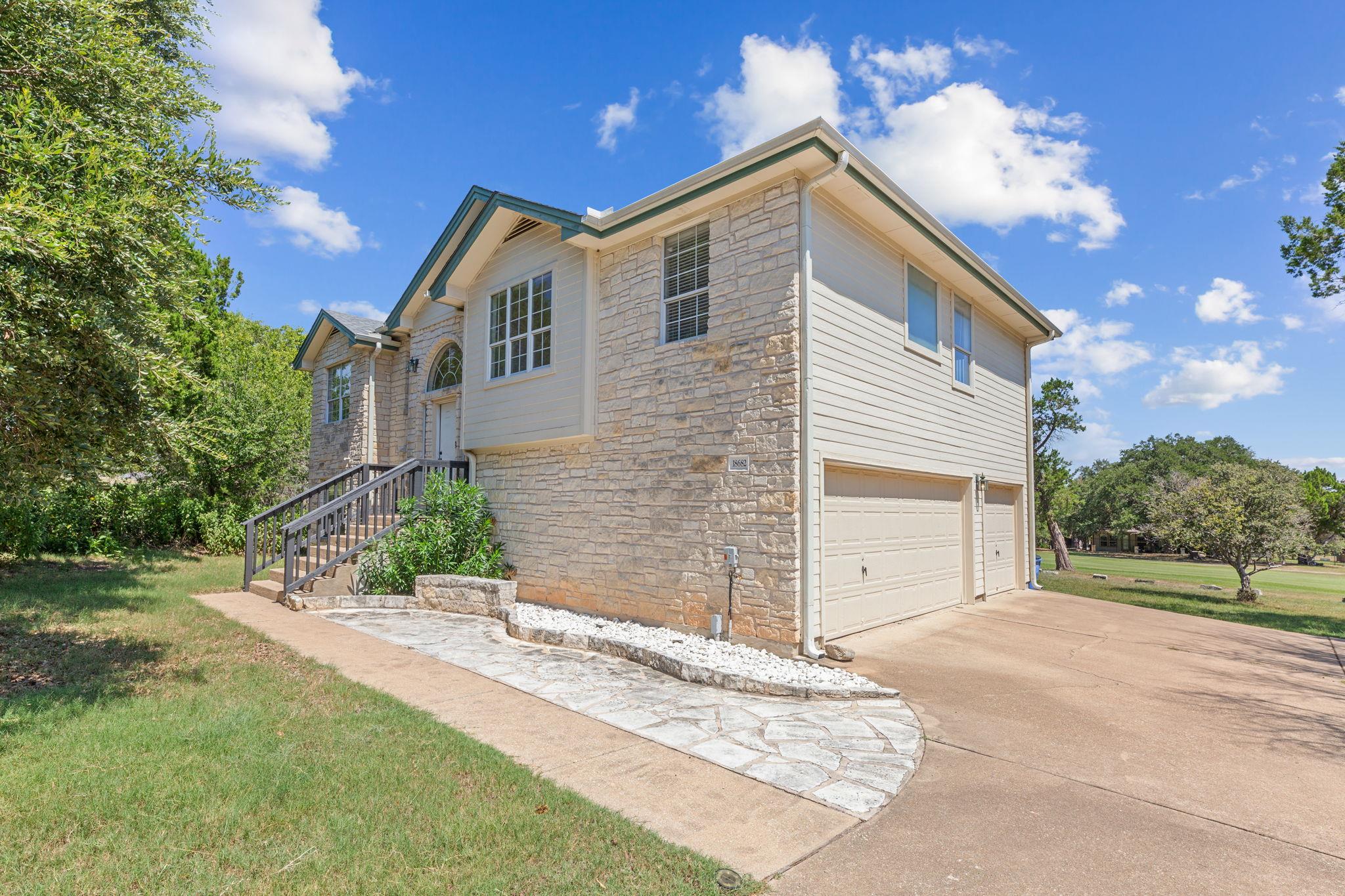 18682 Champions Cir, Lago Vista, TX 78645