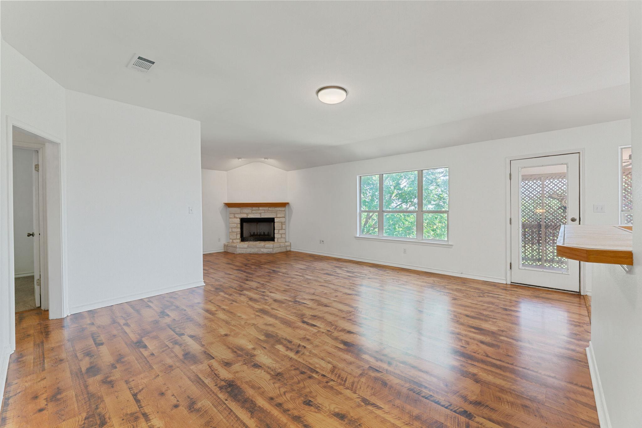 18682 Champions Cir, Lago Vista, TX 78645