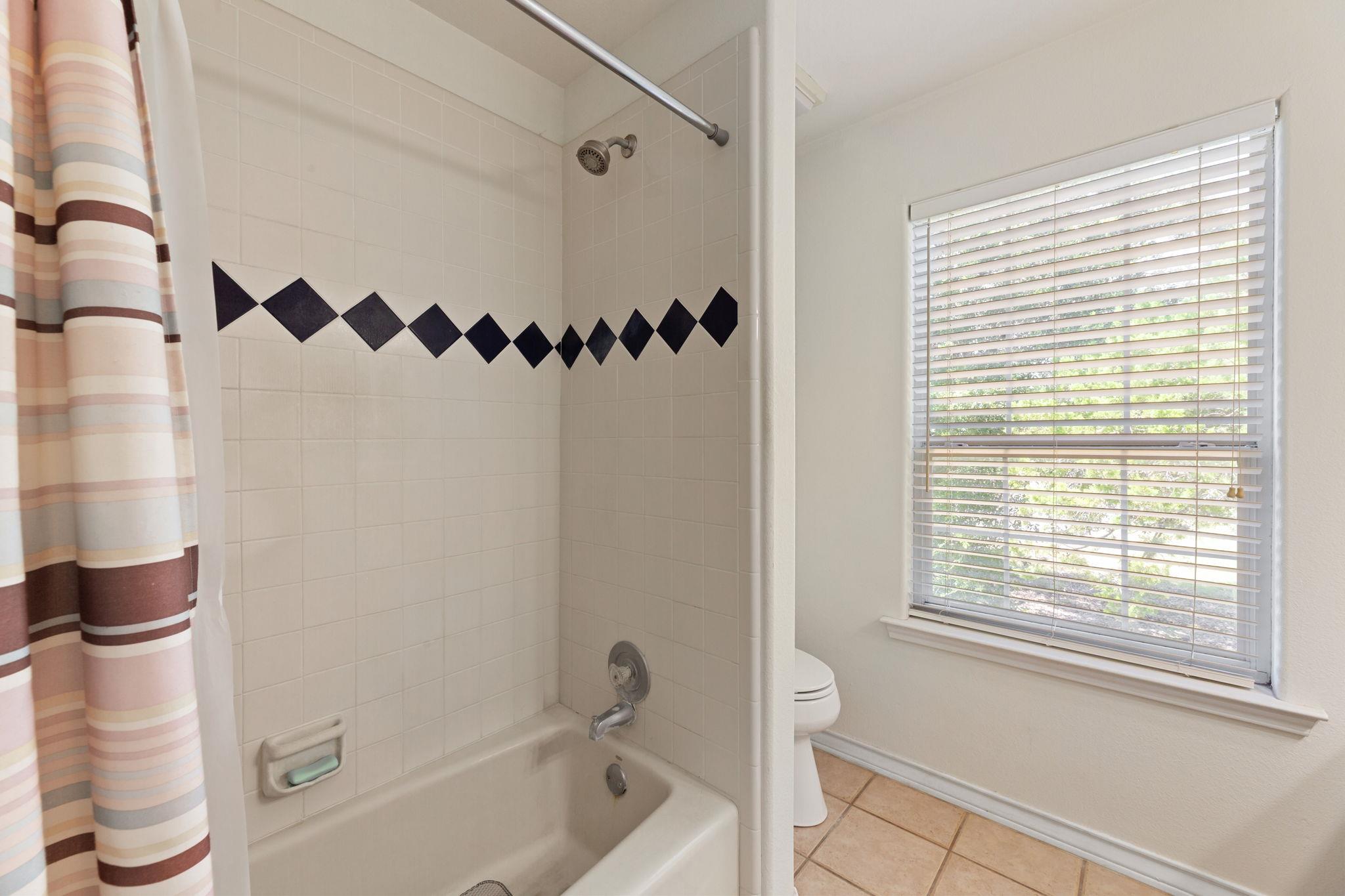 18682 Champions Cir, Lago Vista, TX 78645