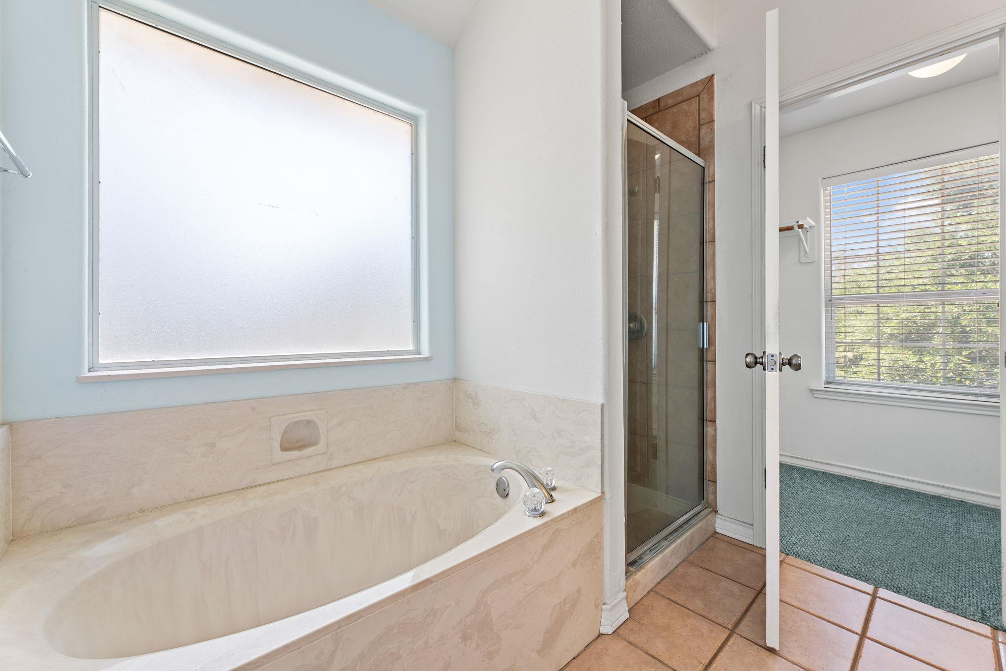 18682 Champions Cir, Lago Vista, TX 78645